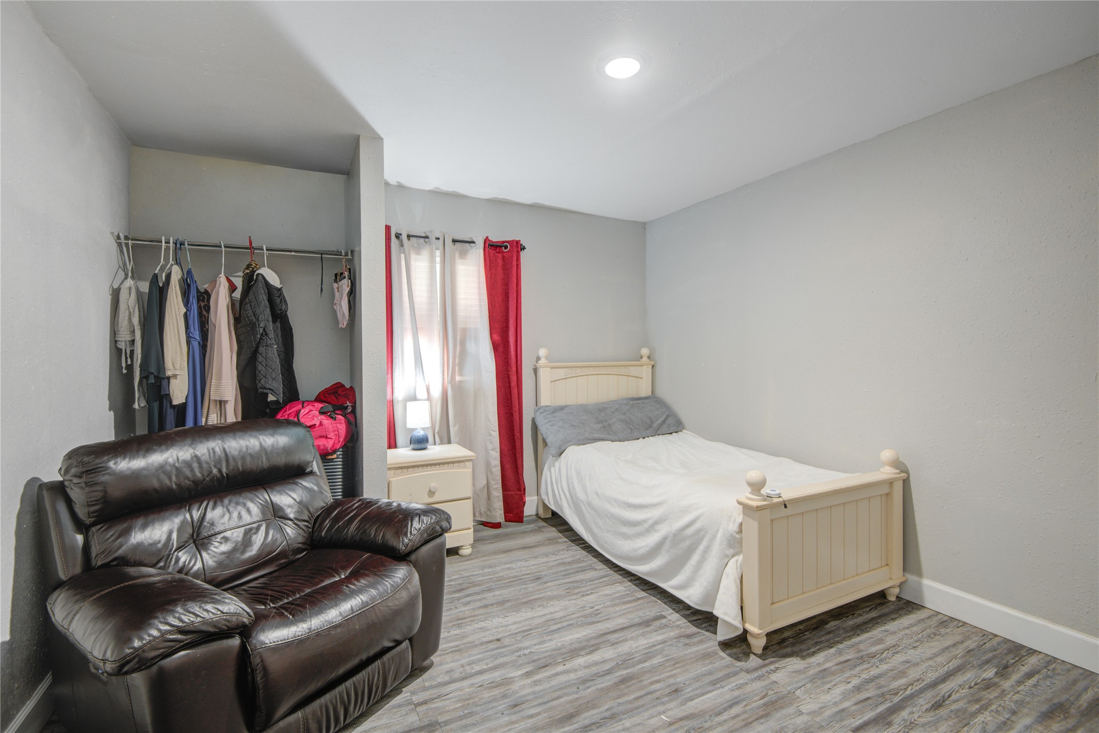 12903 Green Valley Drive Property Photo 14