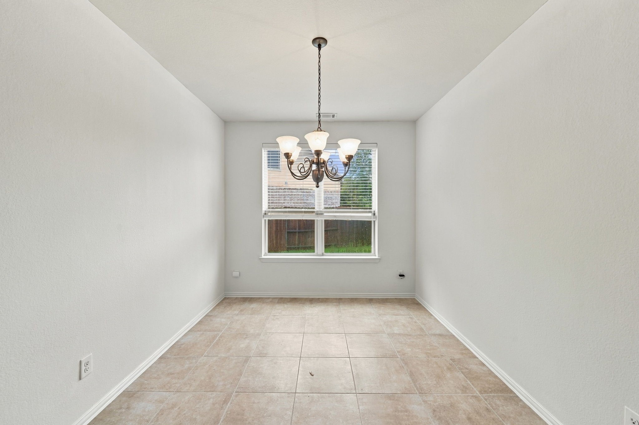 13102 Hollow Garden Lane Property Photo 4