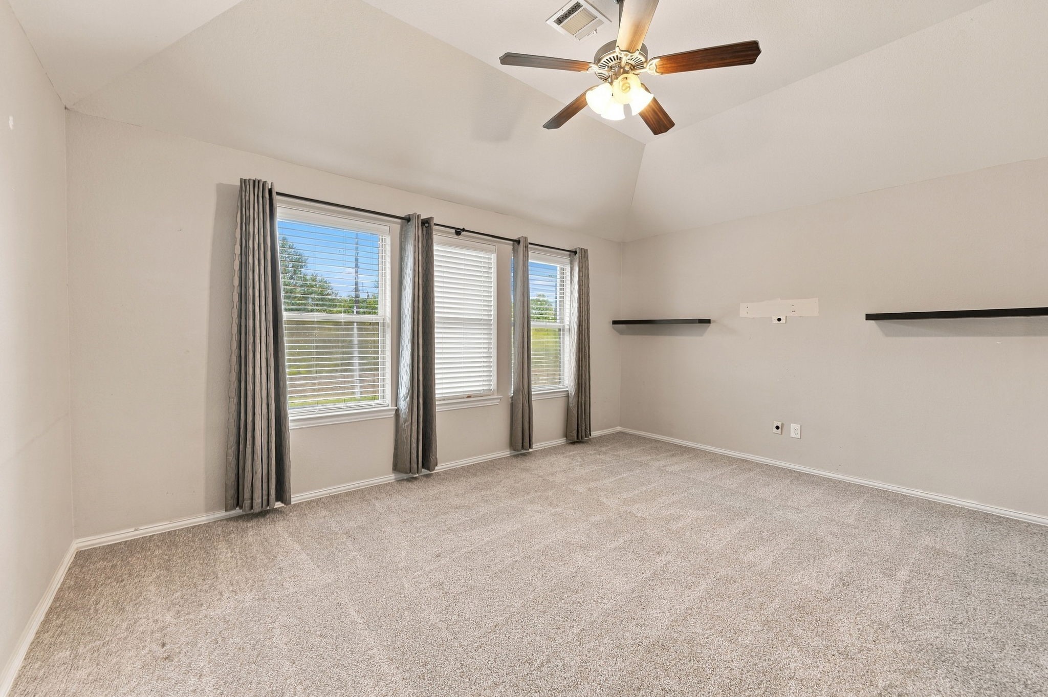 13102 Hollow Garden Lane Property Photo 15