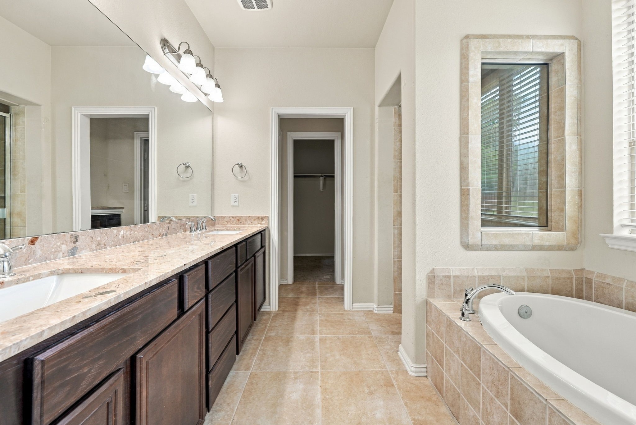 13102 Hollow Garden Lane Property Photo 18