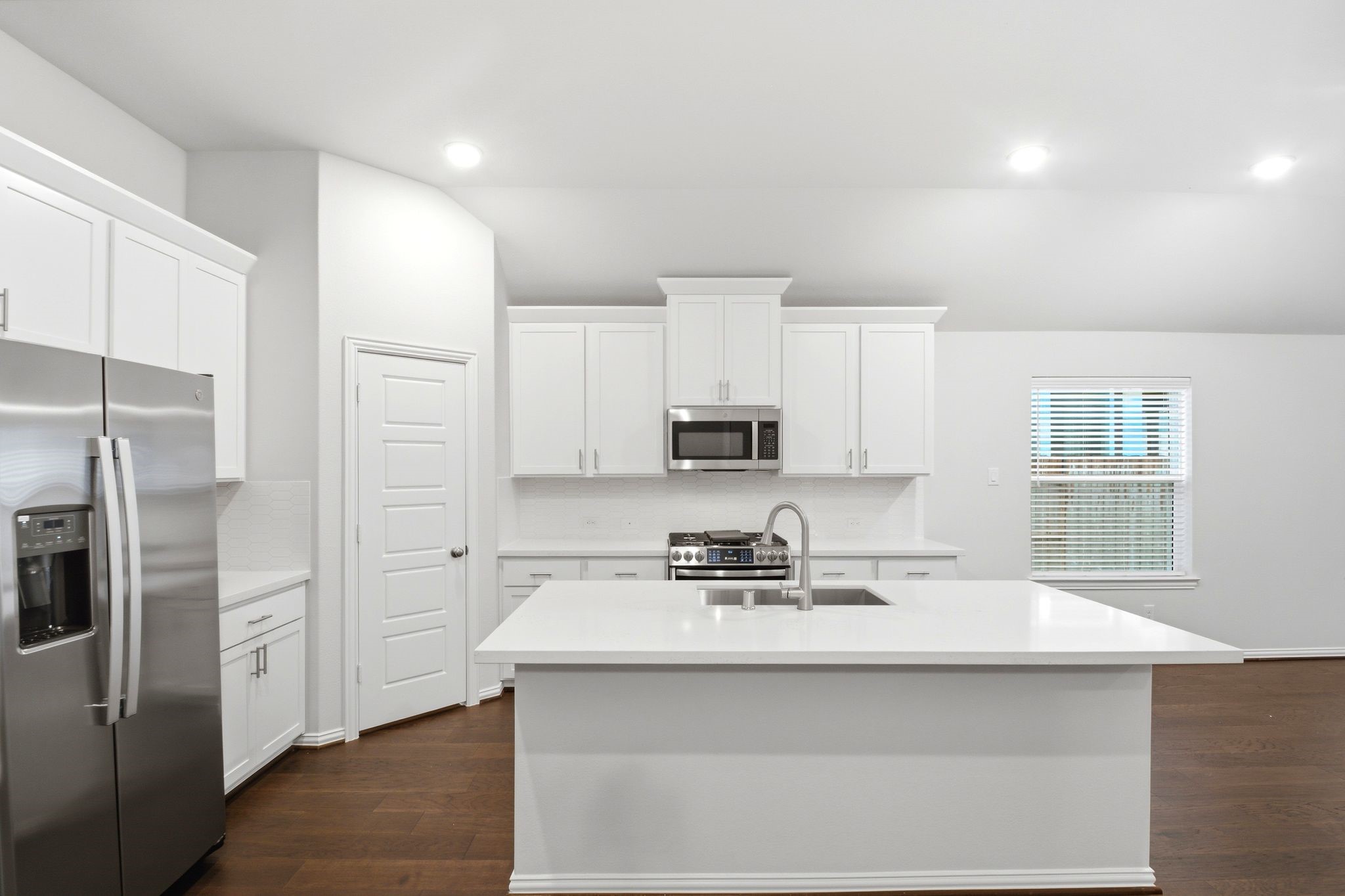 2106 Villa Flora Lane Property Photo 5