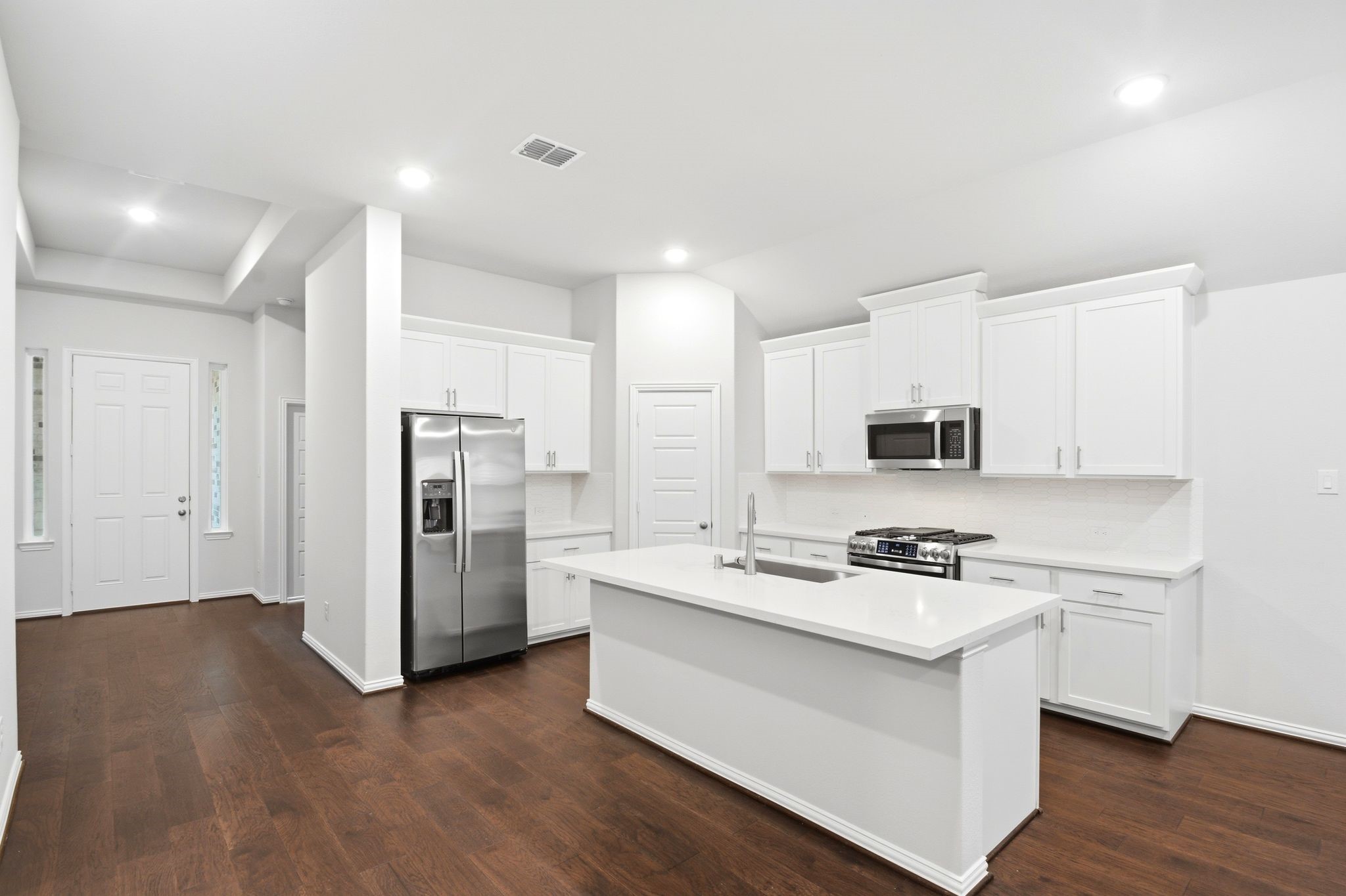 2106 Villa Flora Lane Property Photo 6