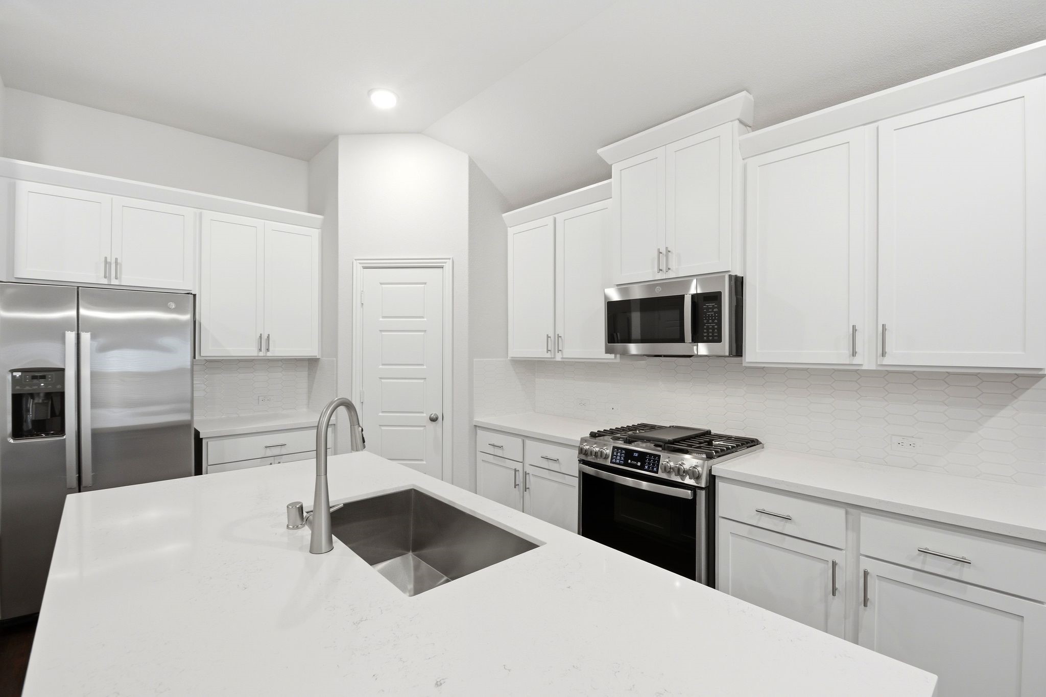 2106 Villa Flora Lane Property Photo 7