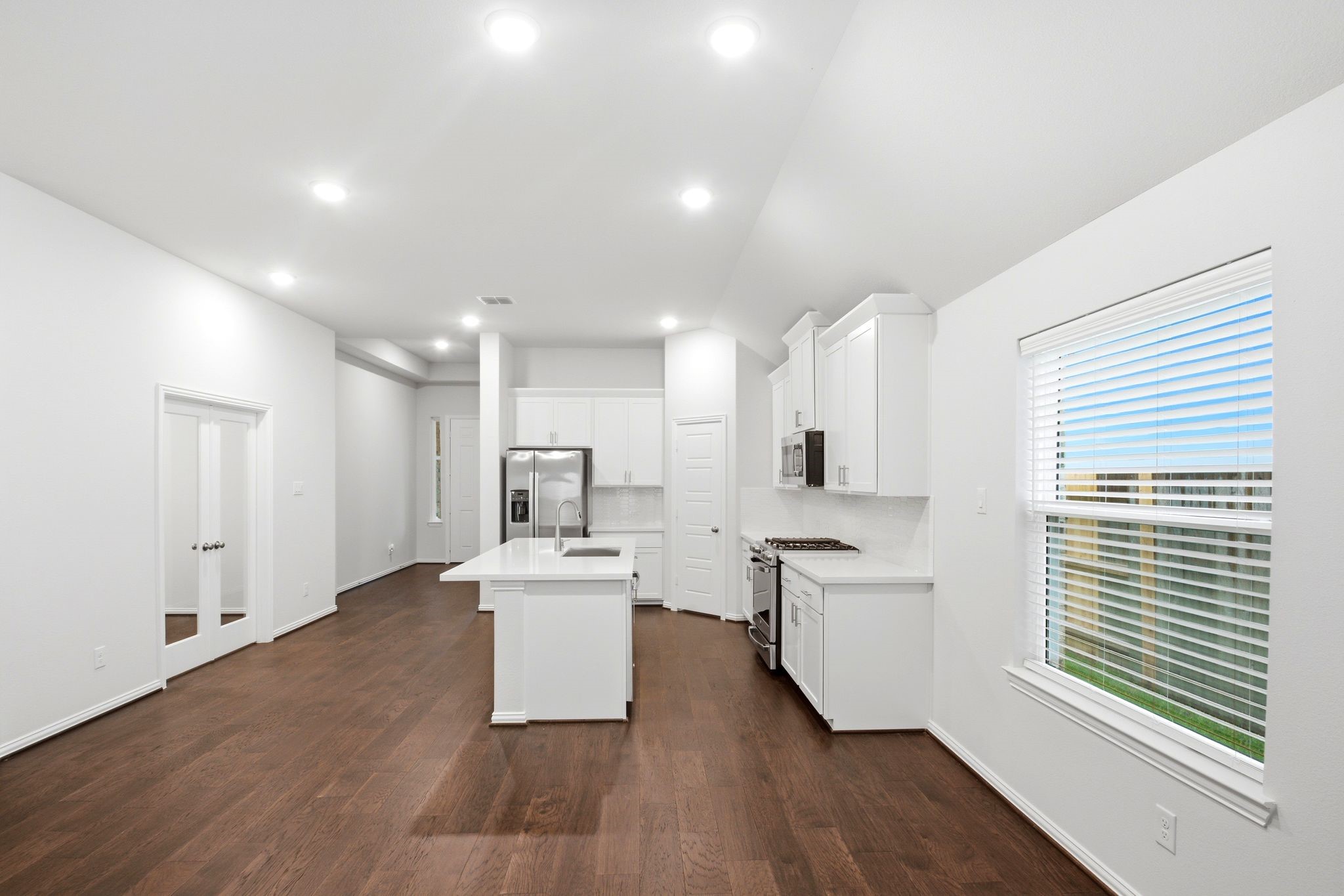 2106 Villa Flora Lane Property Photo 9