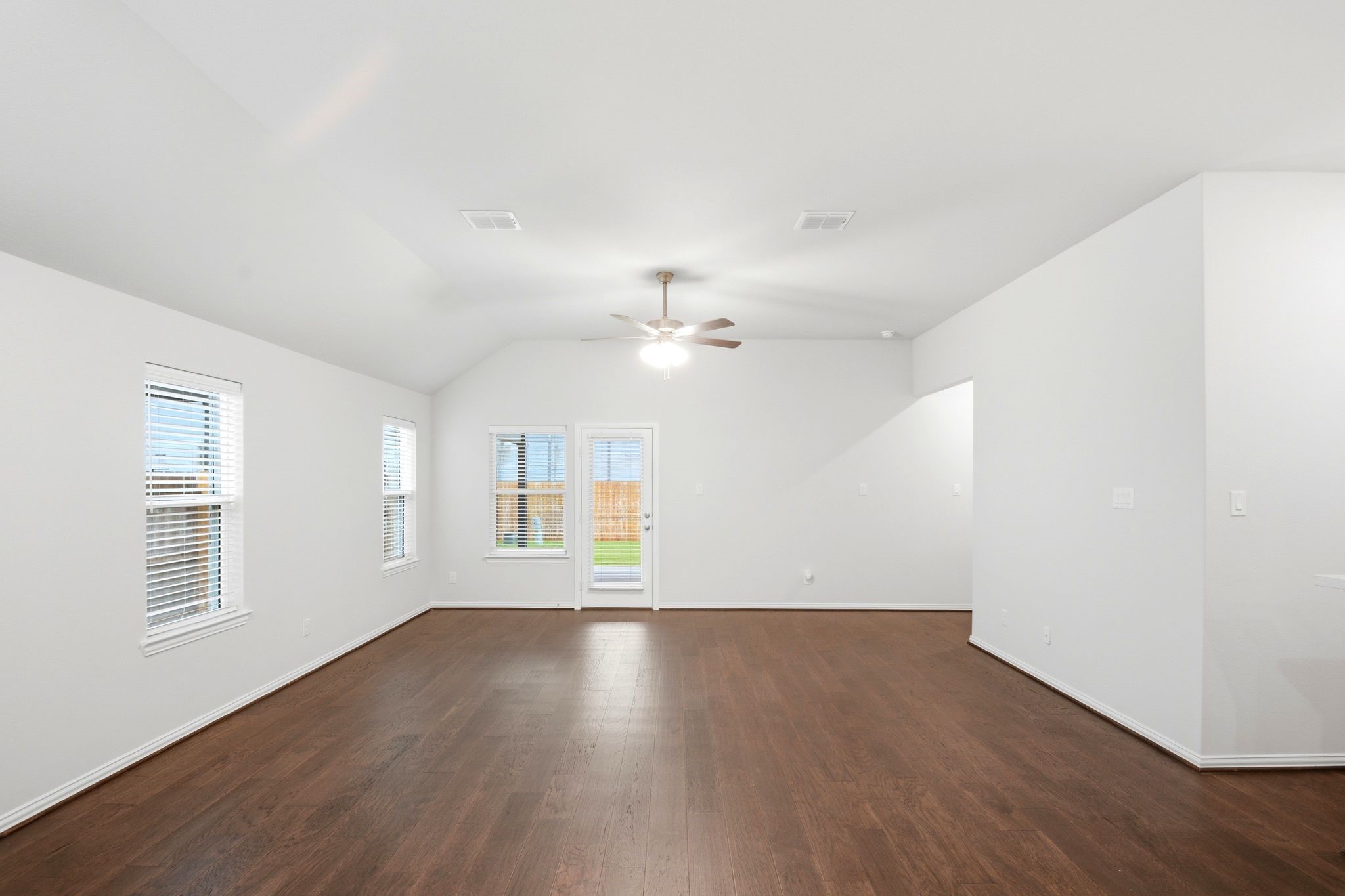 2106 Villa Flora Lane Property Photo 10