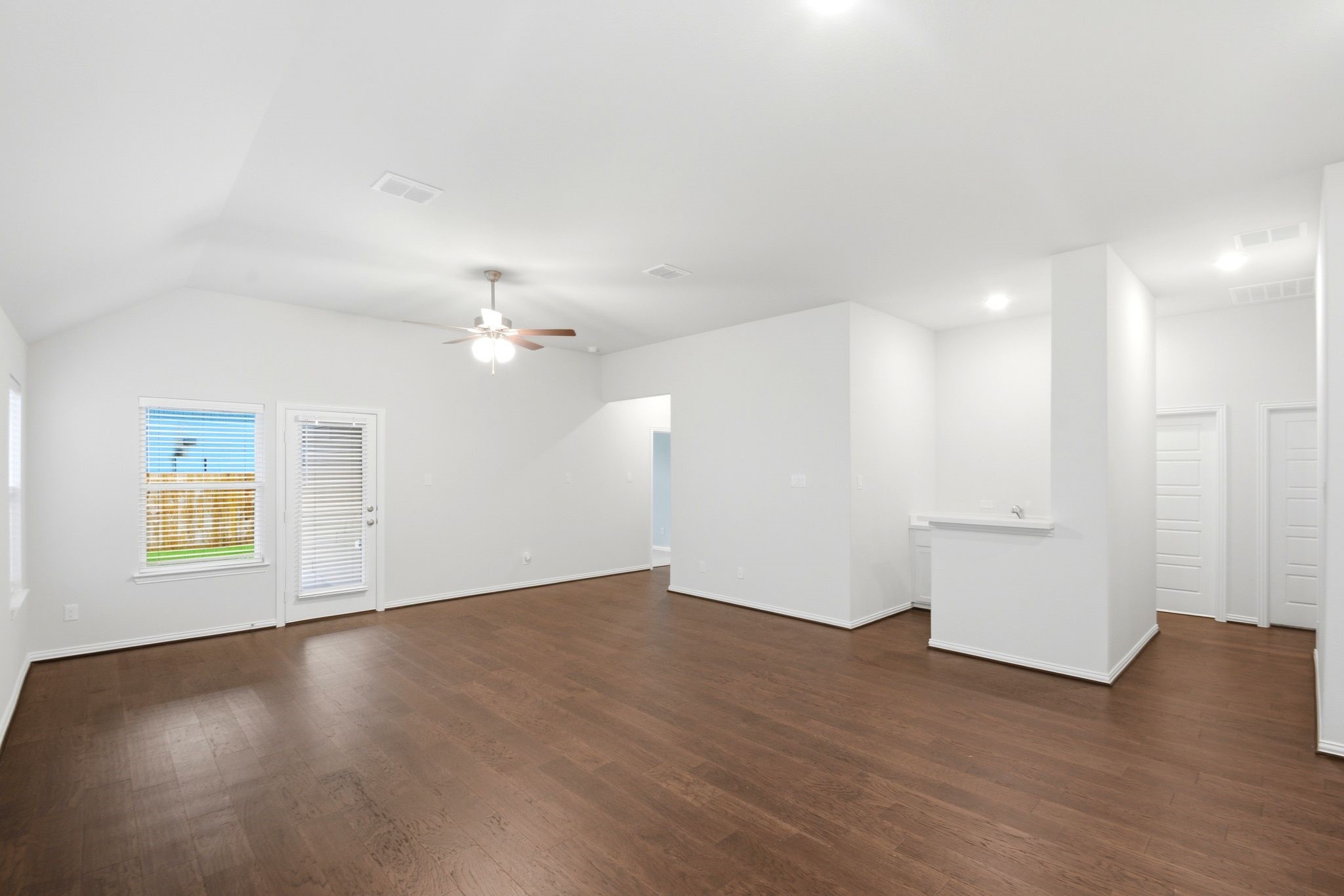 2106 Villa Flora Lane Property Photo 12