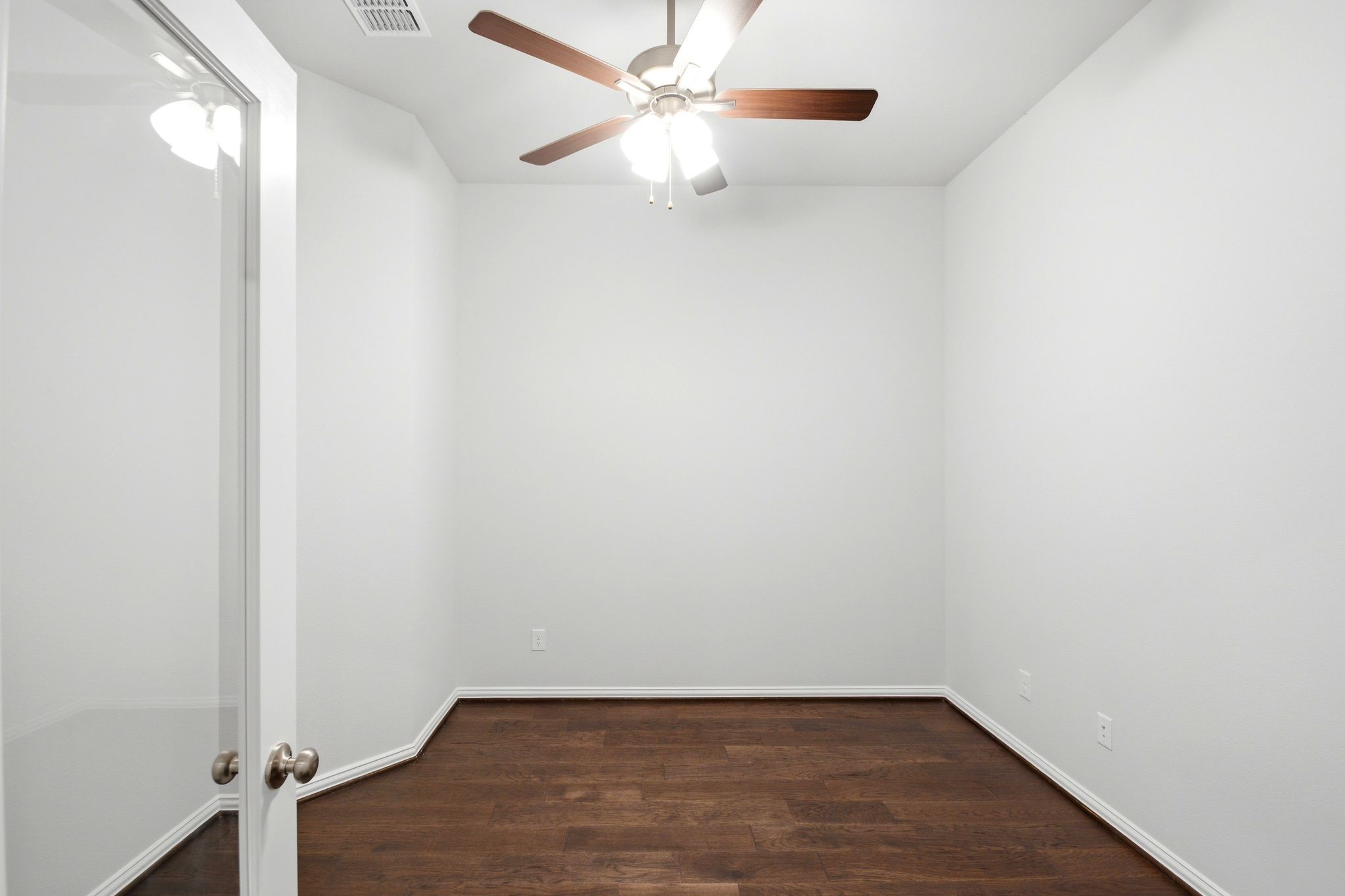 2106 Villa Flora Lane Property Photo 16