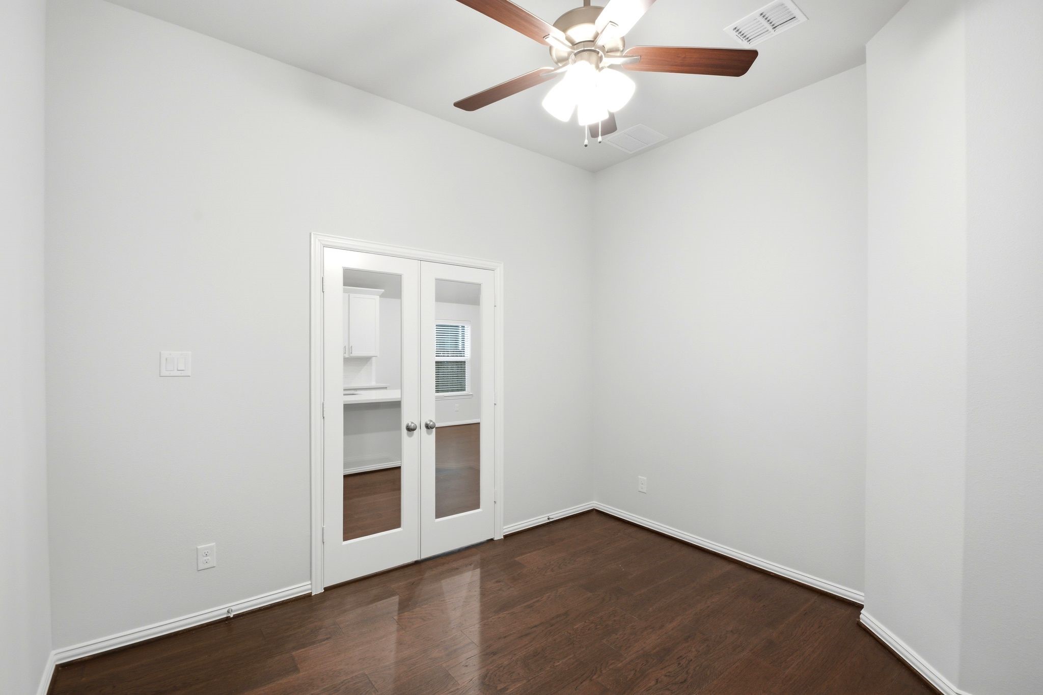 2106 Villa Flora Lane Property Photo 17