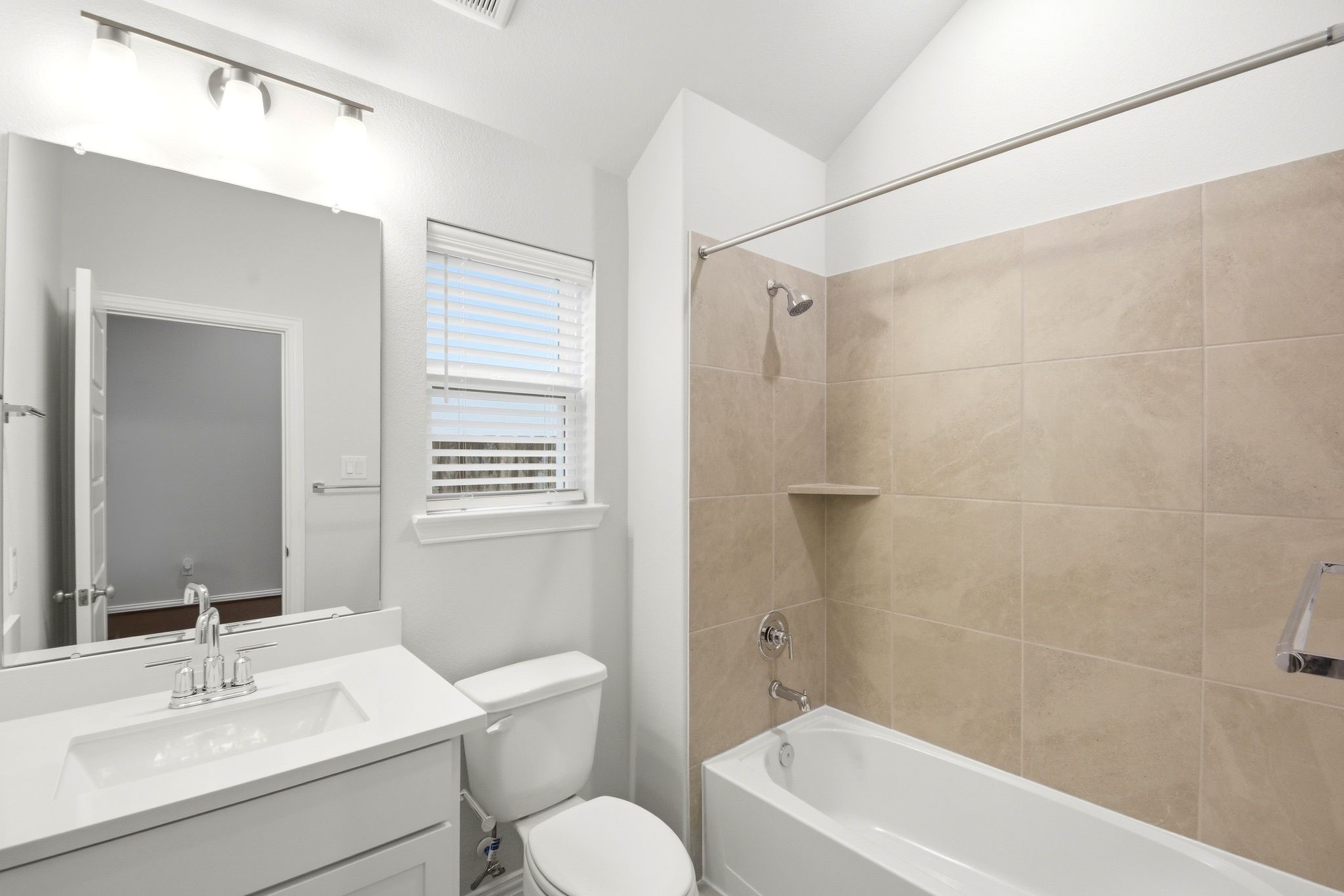 2106 Villa Flora Lane Property Photo 20