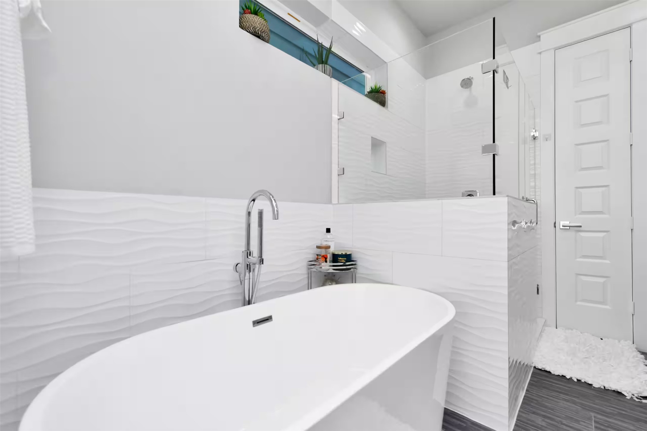 2107 Engelmohr F Property Photo 11