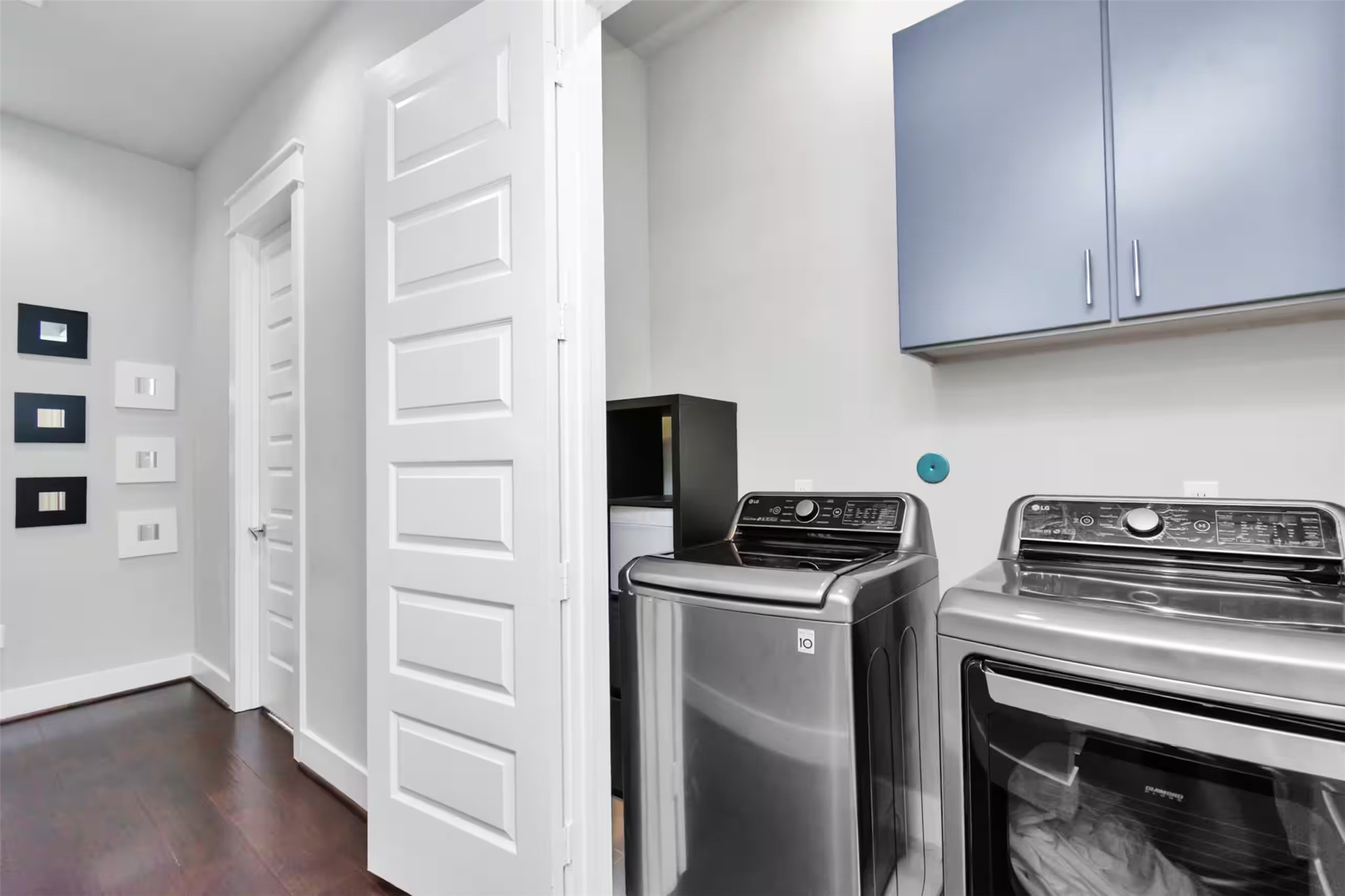 2107 Engelmohr F Property Photo 16