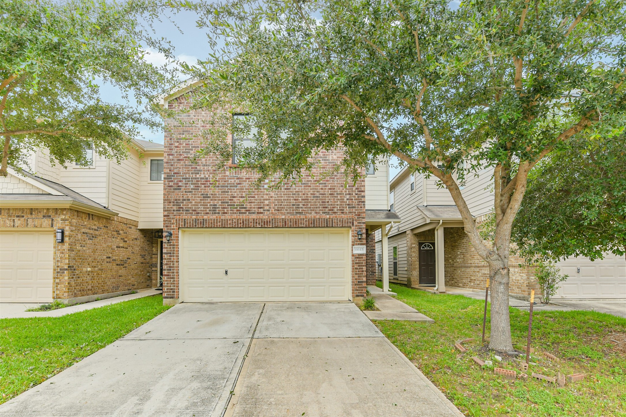 6643 Sharpstone Creek Lane Property Photo 2