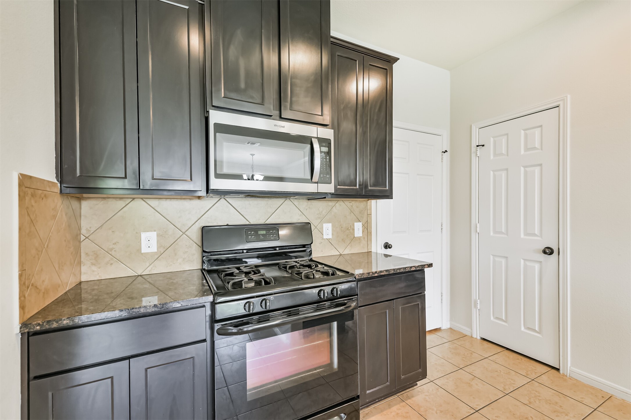 6643 Sharpstone Creek Lane Property Photo 12