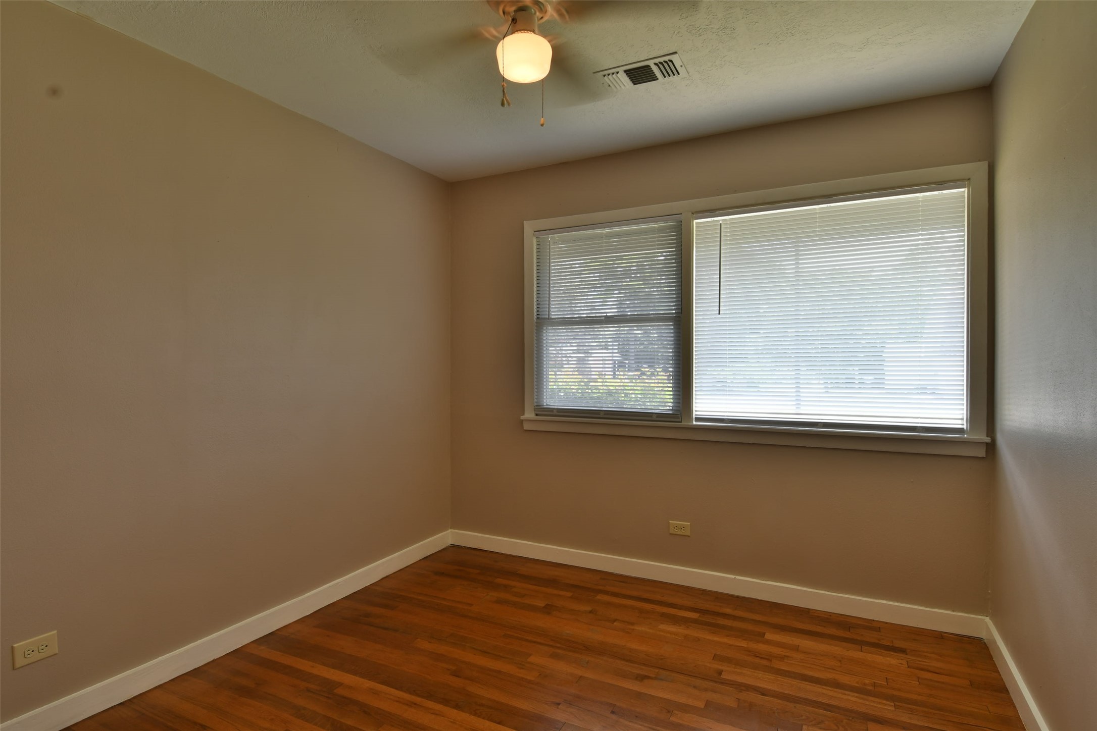 1506 Wyandotte Lane Property Photo 9