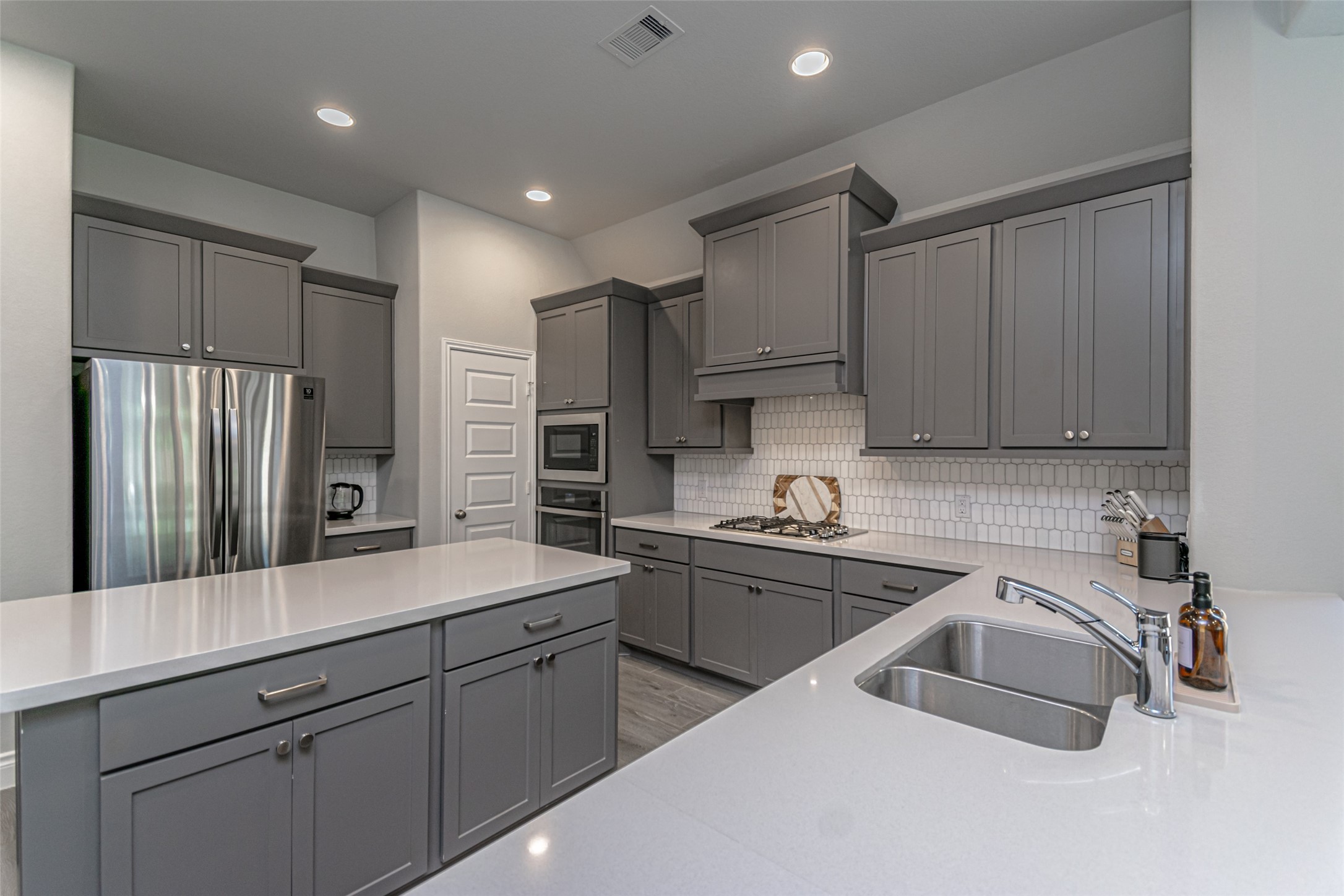 546 Cedar Harbor Court Property Photo 15
