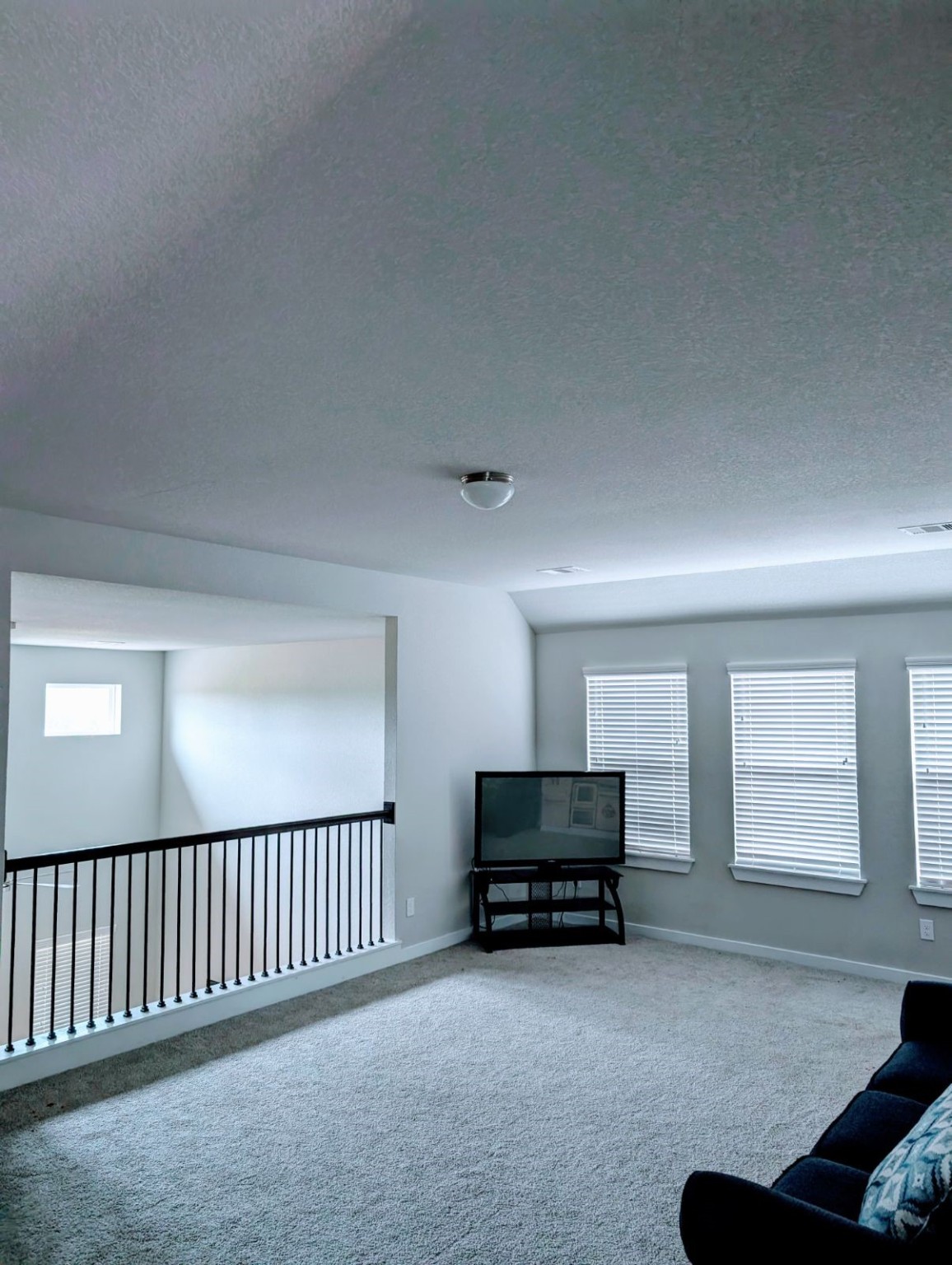 32607 Dew Crest Street Property Photo 7
