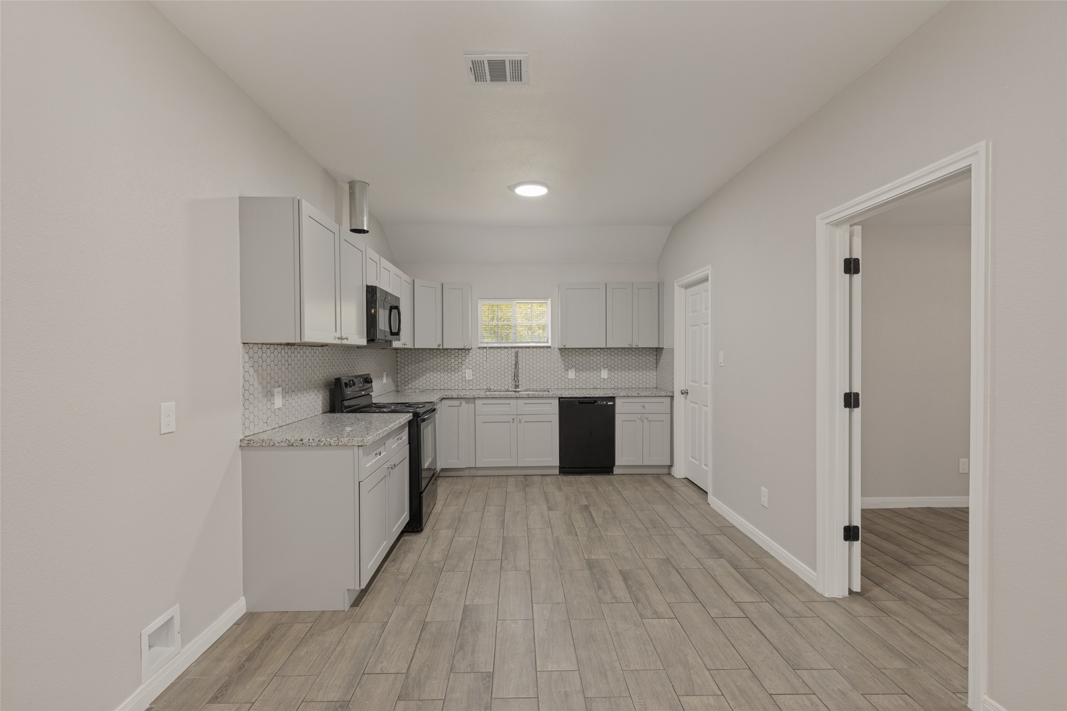 5214 Pomander Road Property Photo 9