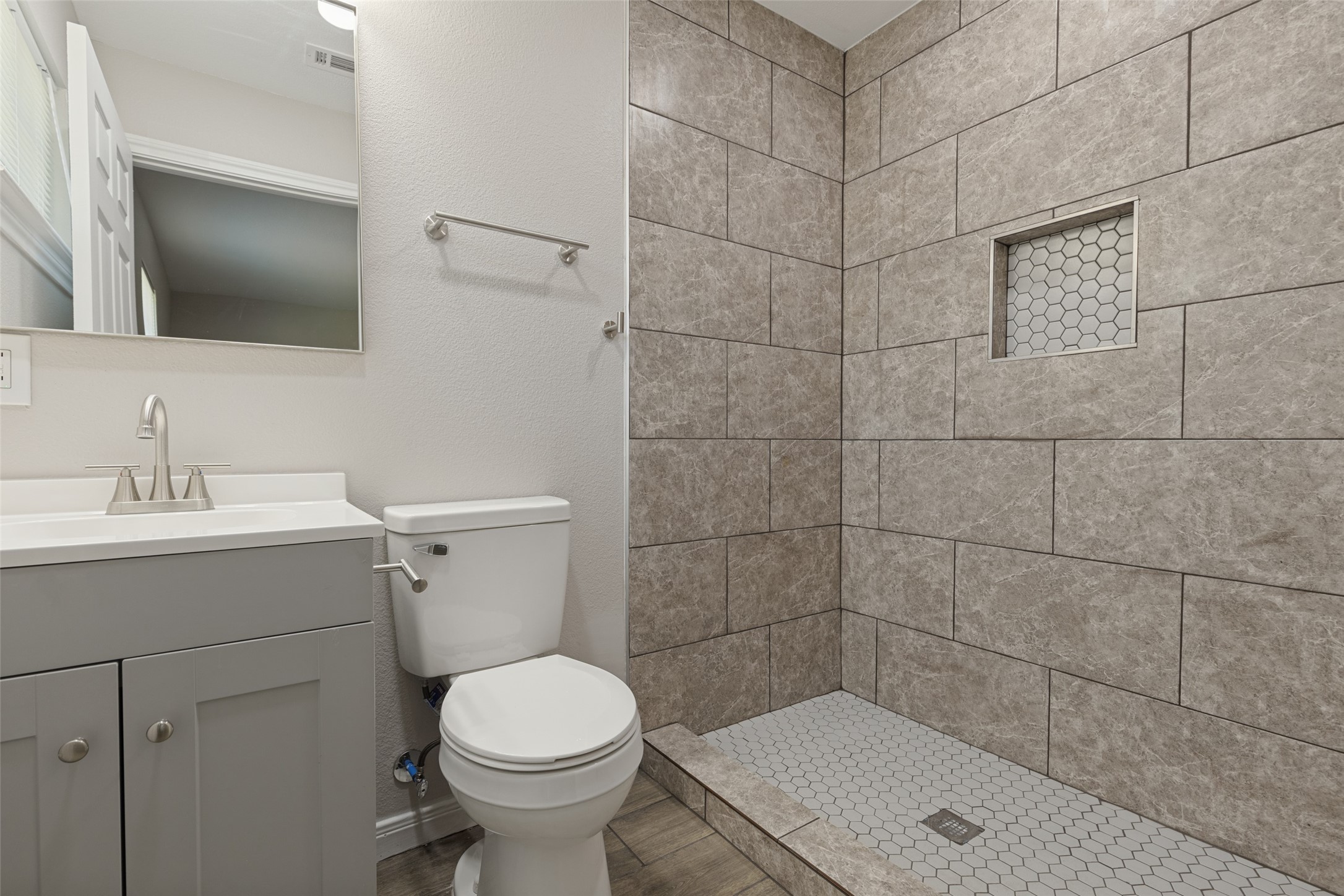 5214 Pomander Road Property Photo 13