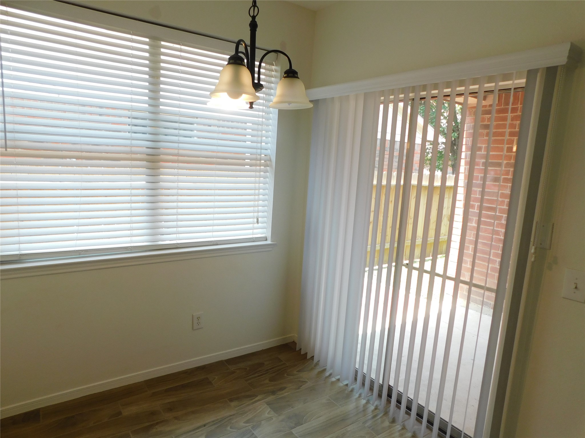 2919 Desert Oasis Lane Property Photo 13