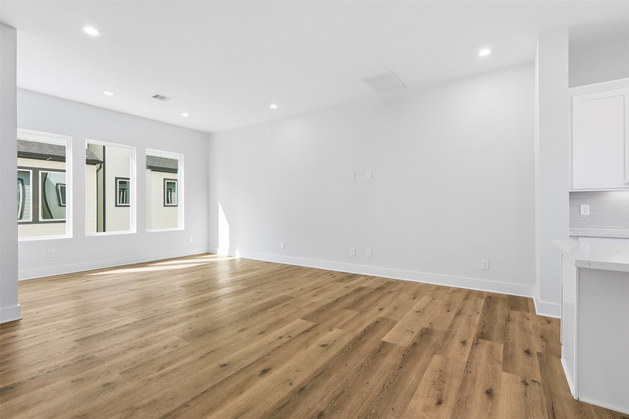 9405 Hammerly Boulevard E Property Photo 9