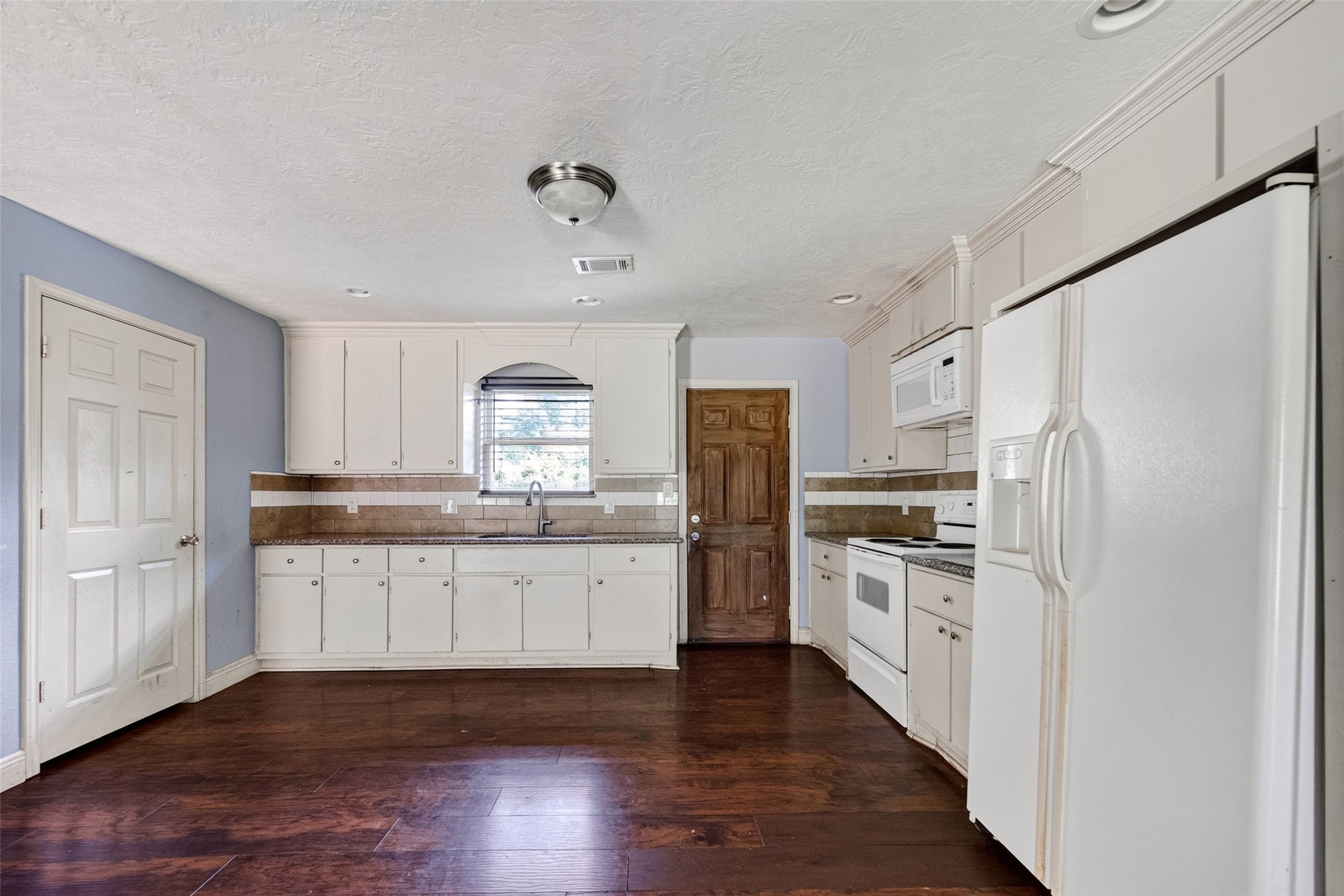 7213 Rhobell Street Property Photo 7