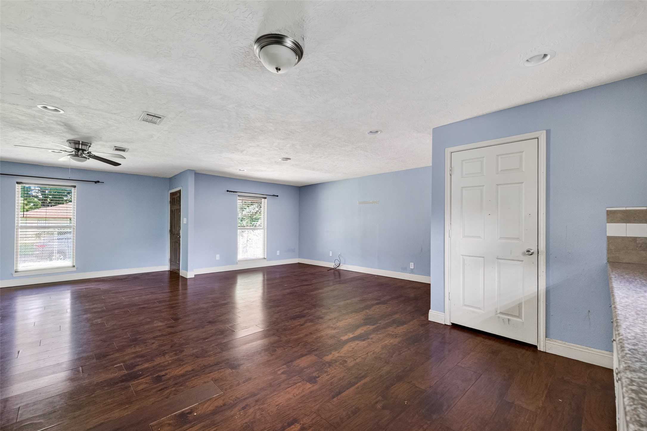 7213 Rhobell Street Property Photo 9