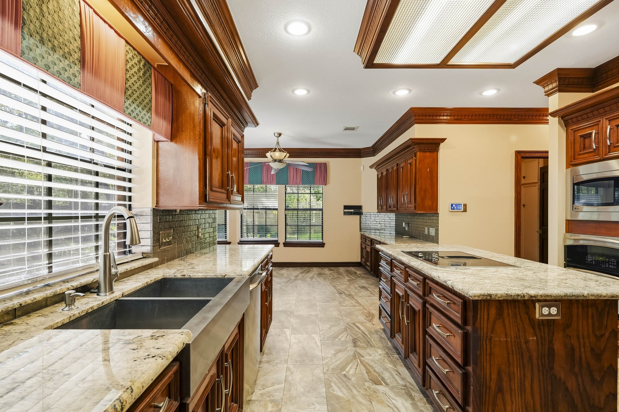 13903 Wilde Forest Court Property Photo 8