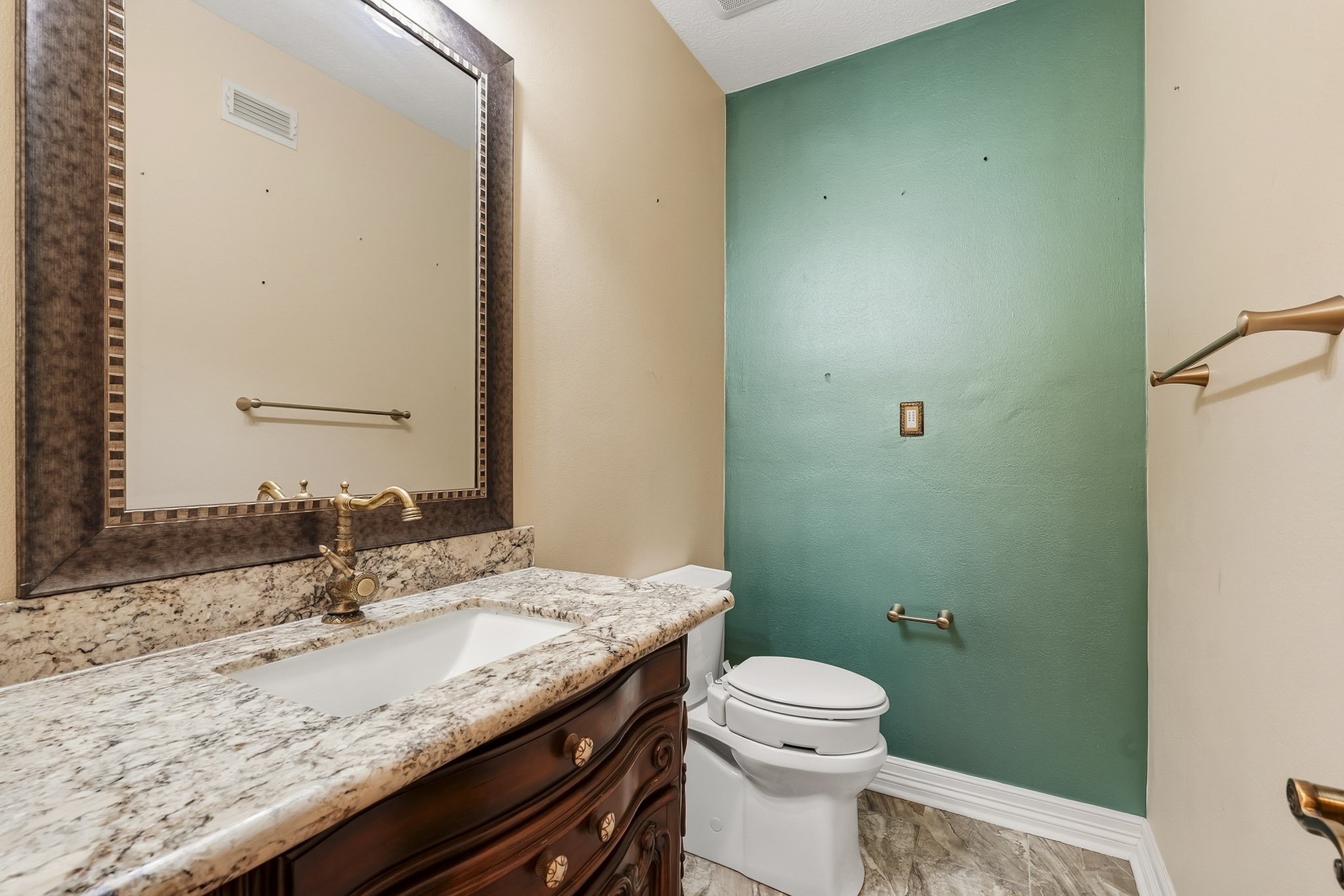 13903 Wilde Forest Court Property Photo 12