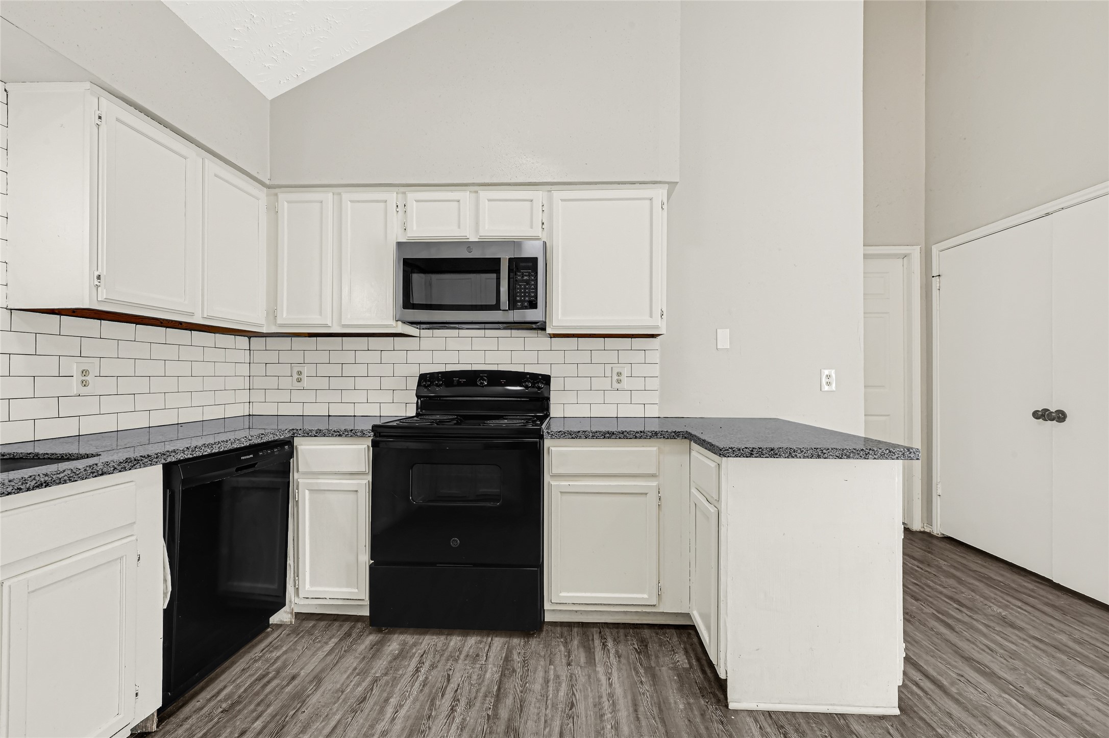 8111 Furlong Lane Property Photo 8