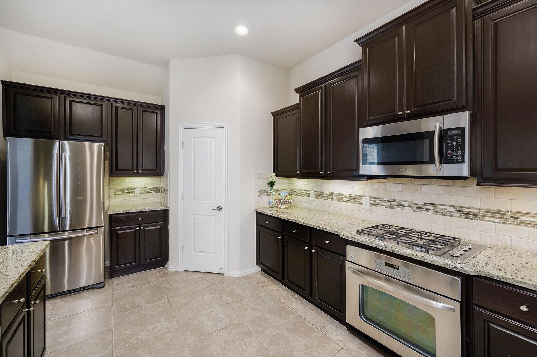 15 Sawbridge Circle Property Photo 8