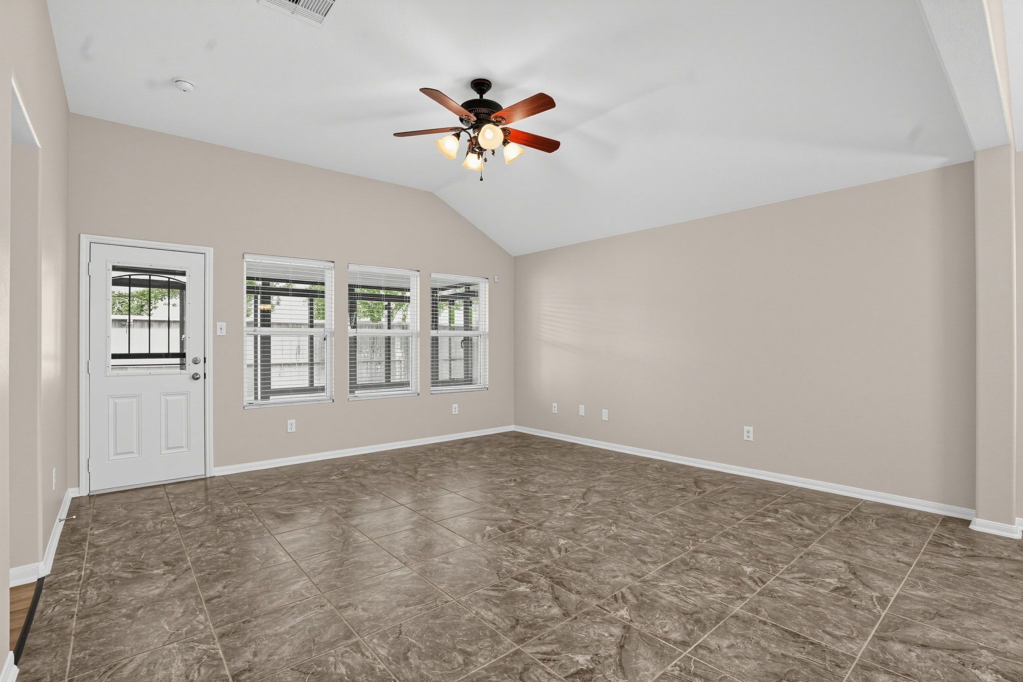 5035 Blue Spruce Hill Street Property Photo 5