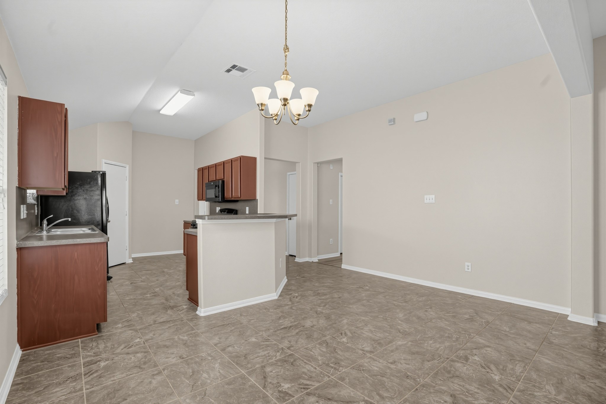 5035 Blue Spruce Hill Street Property Photo 8