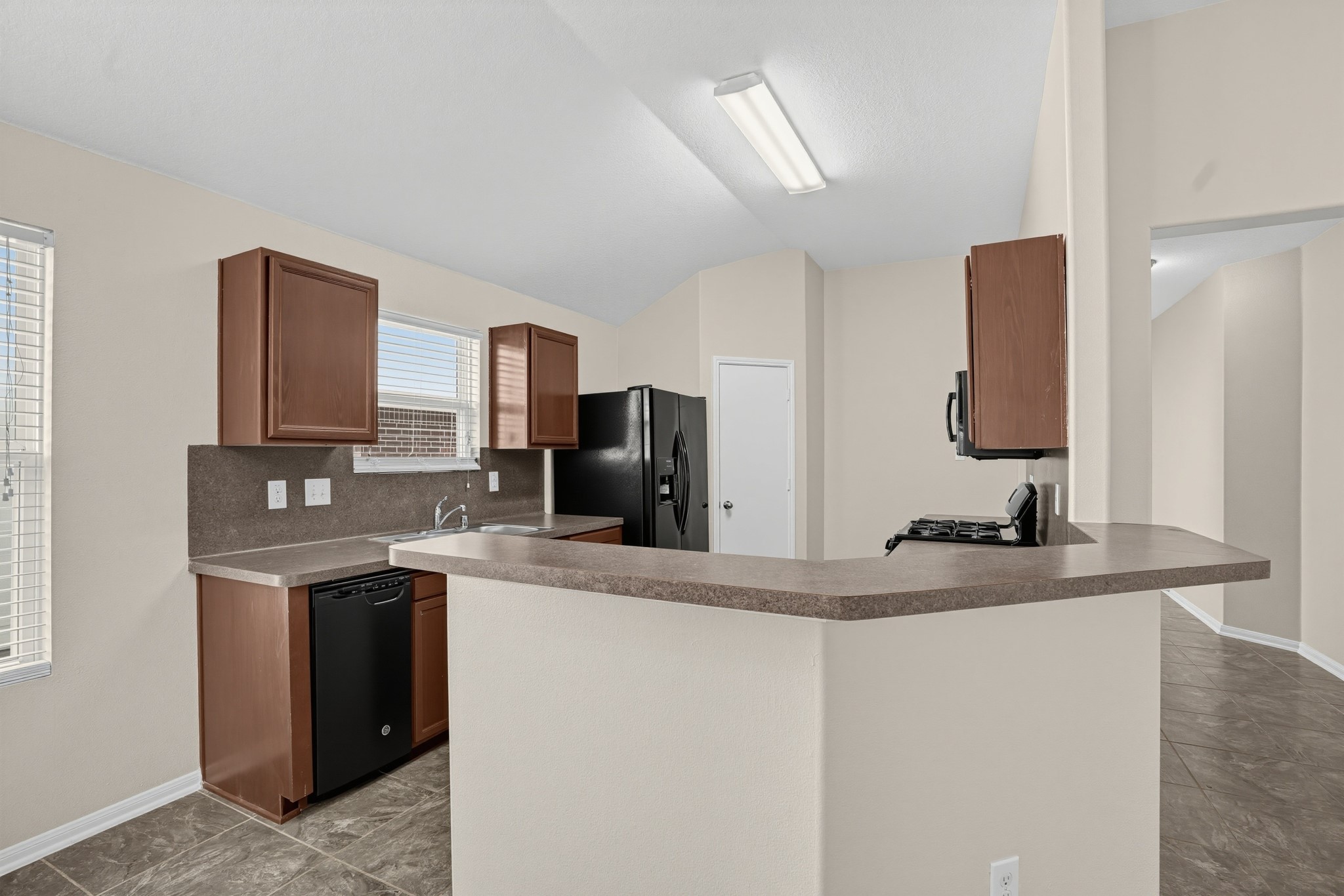 5035 Blue Spruce Hill Street Property Photo 11