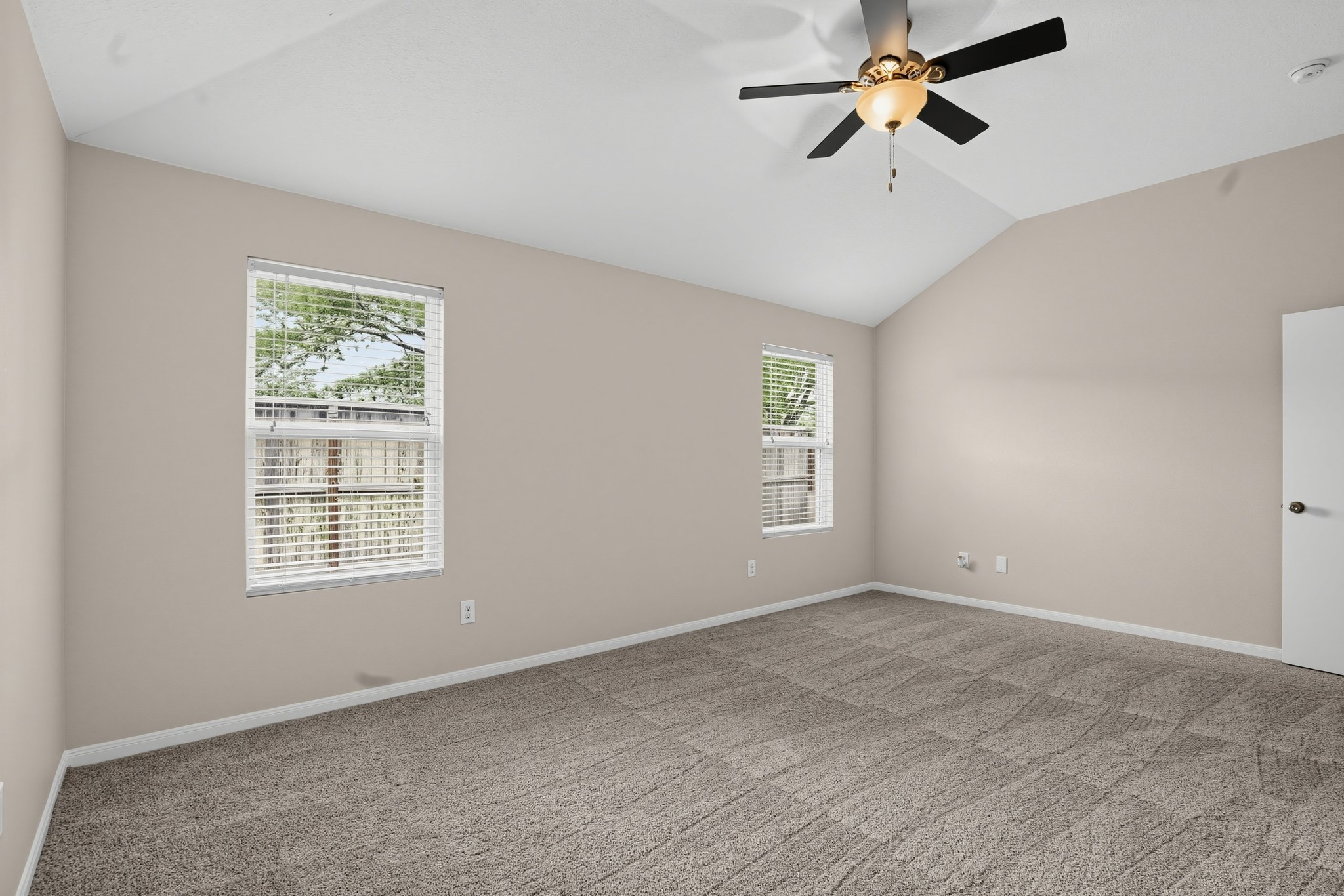 5035 Blue Spruce Hill Street Property Photo 14