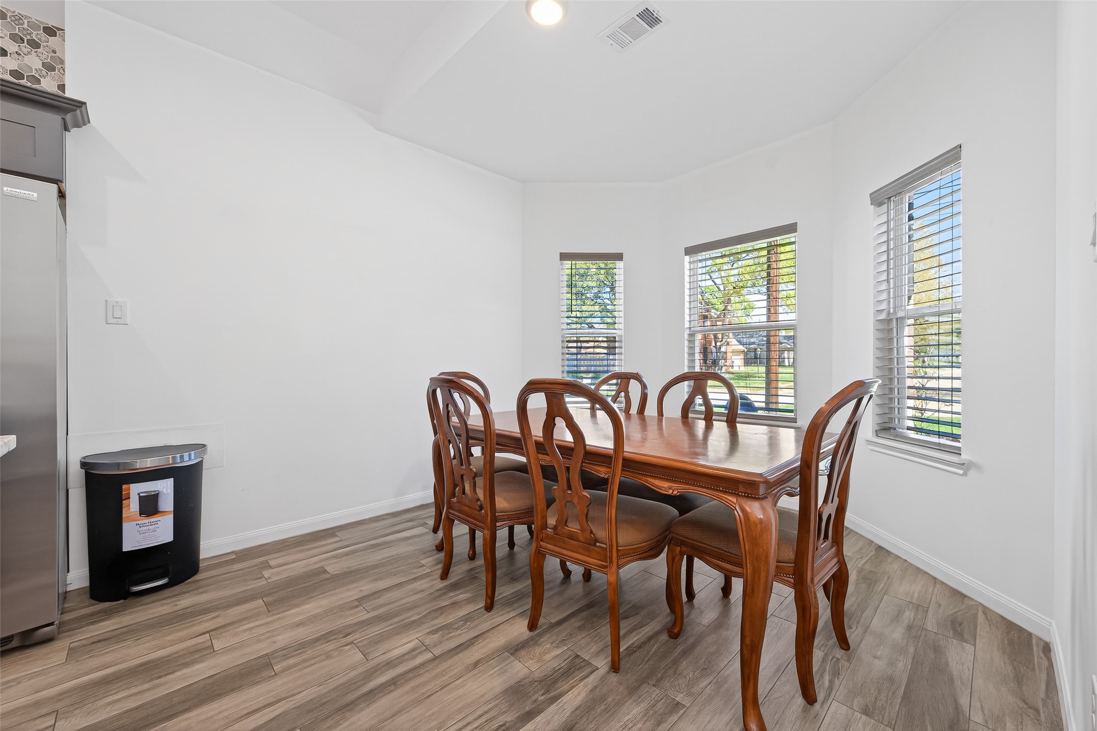 17503 Deer Creek Drive Property Photo 6
