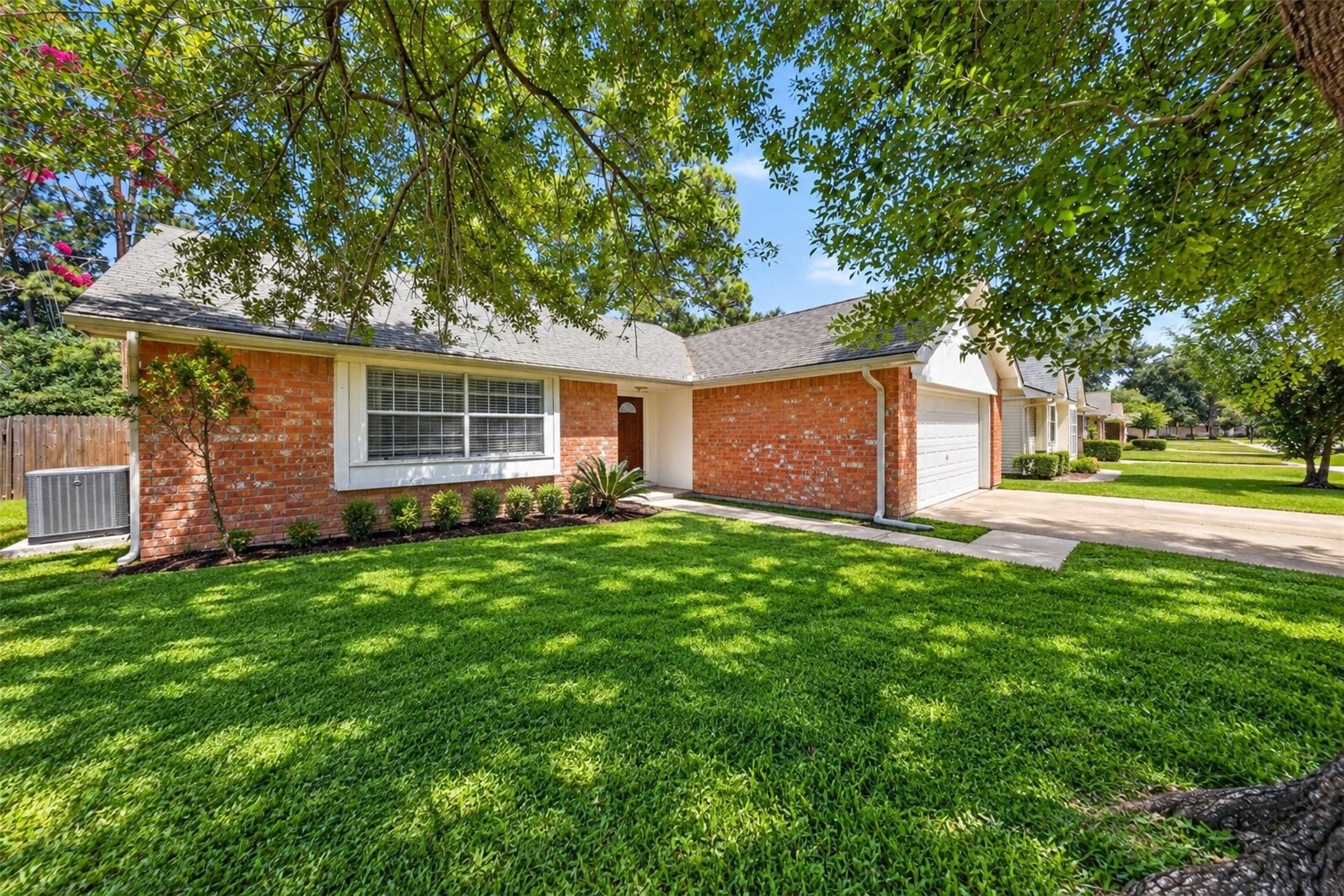 9634 Magnolia Ridge Drive Property Photo 2