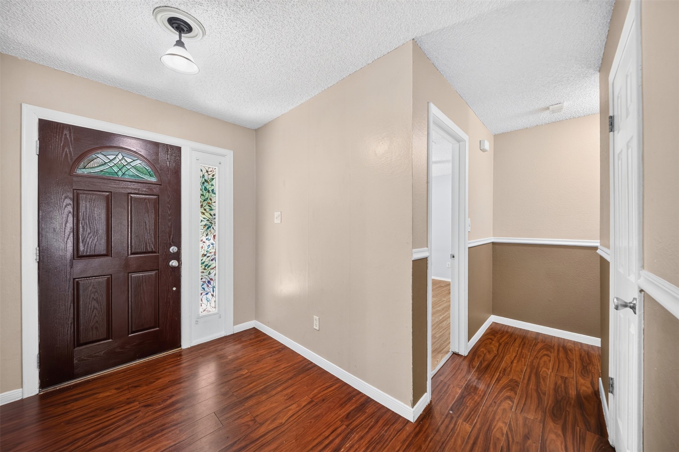 9634 Magnolia Ridge Drive Property Photo 3