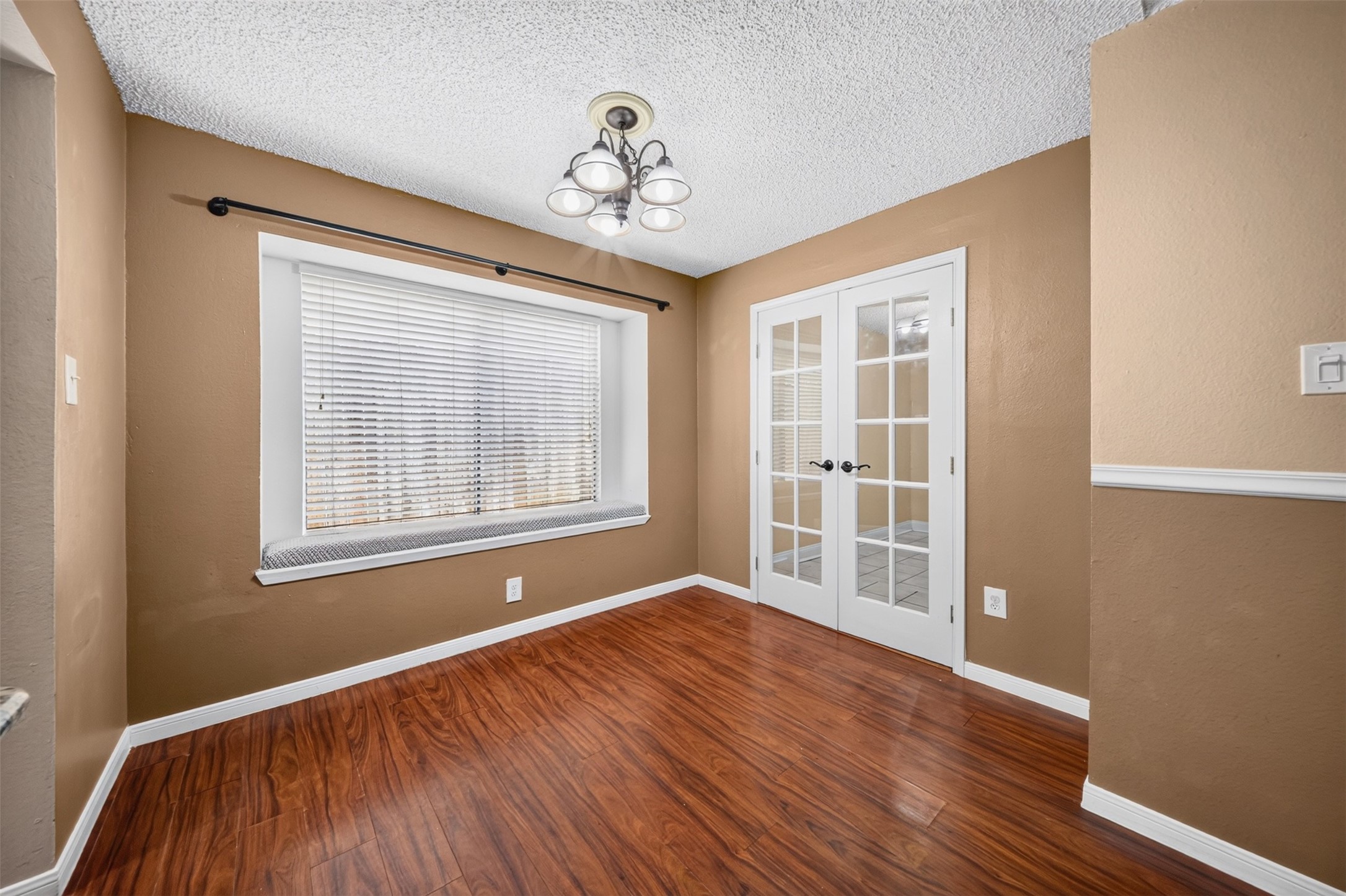 9634 Magnolia Ridge Drive Property Photo 6
