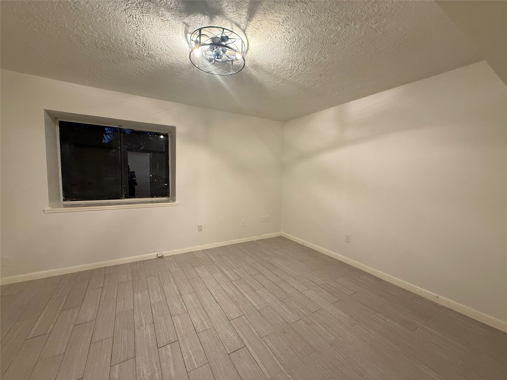 8553 Wilcrest Drive Property Photo 6