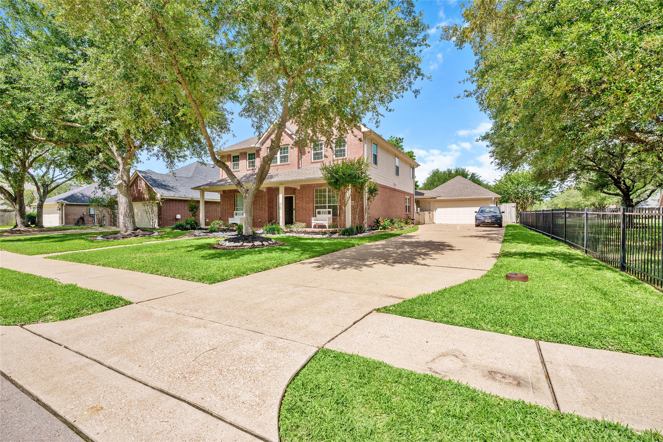 606 Biscayne Bend Lane Property Photo 2