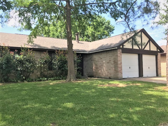 16719 Maplemont Drive Property Photo 2