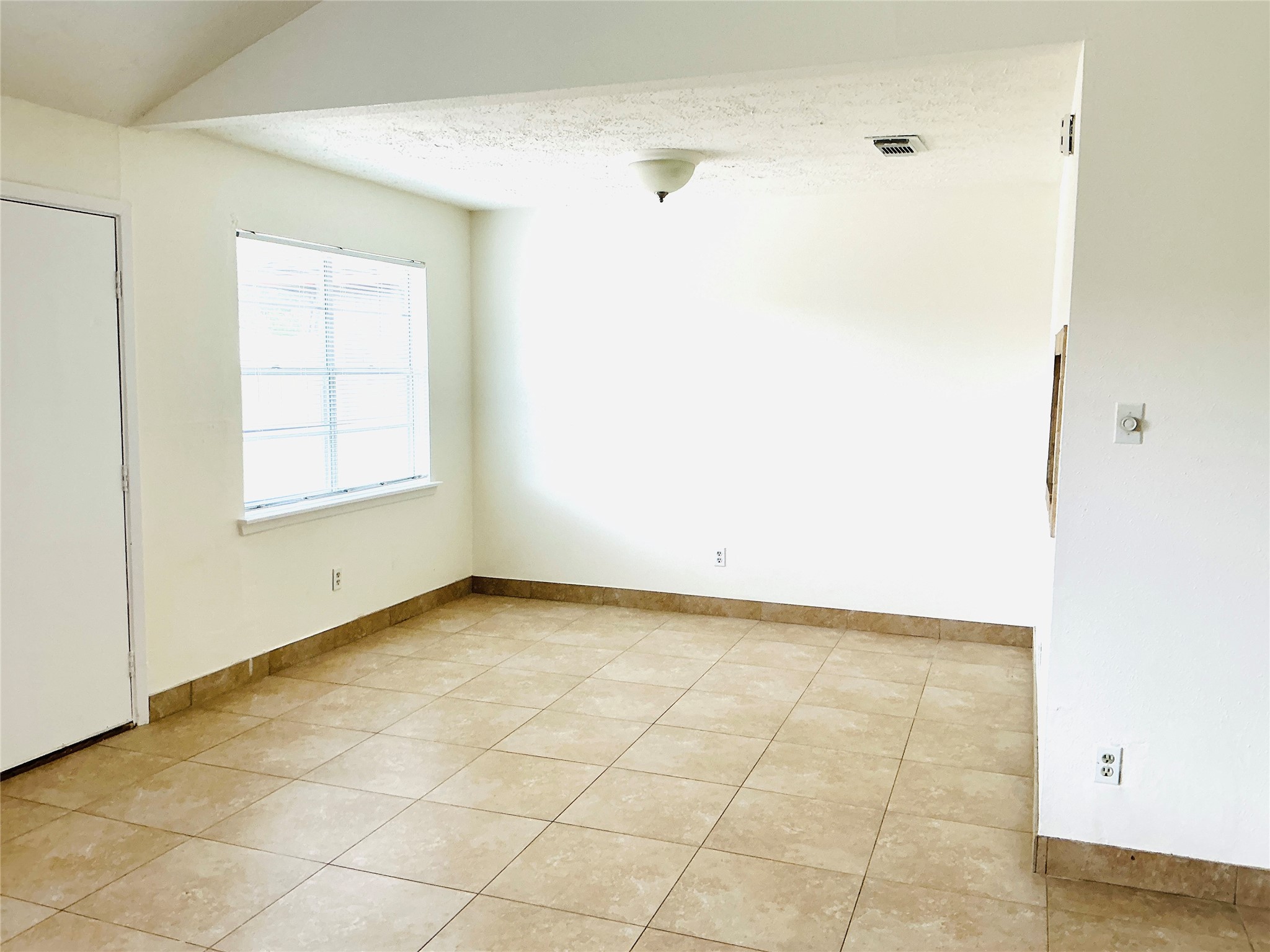 16719 Maplemont Drive Property Photo 6
