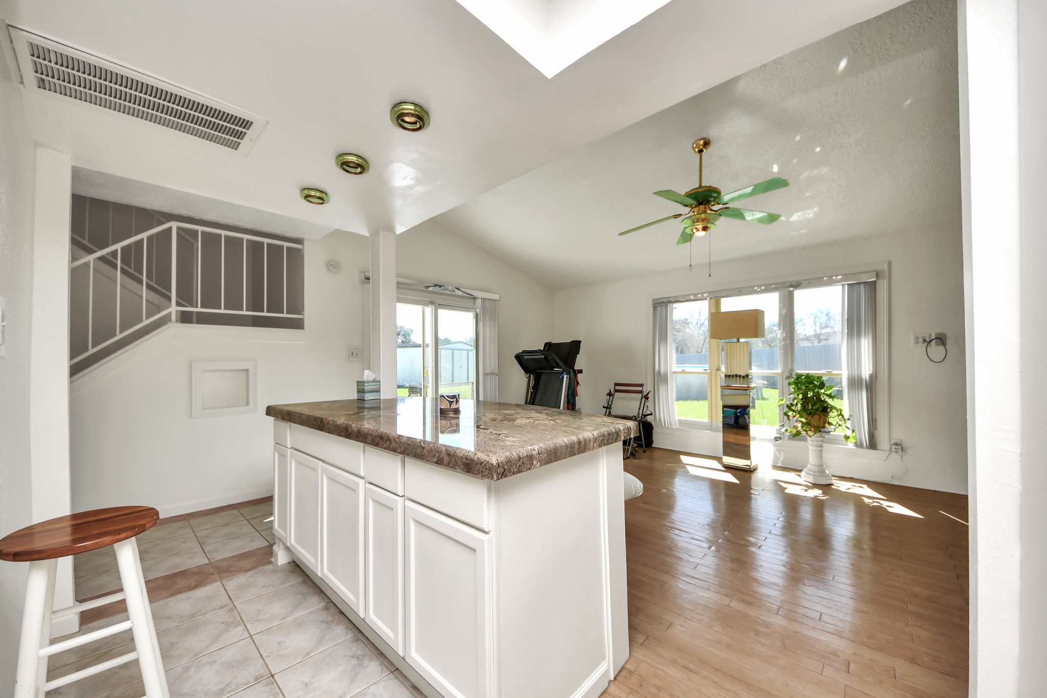10522 Gulfstream Lane Property Photo 11