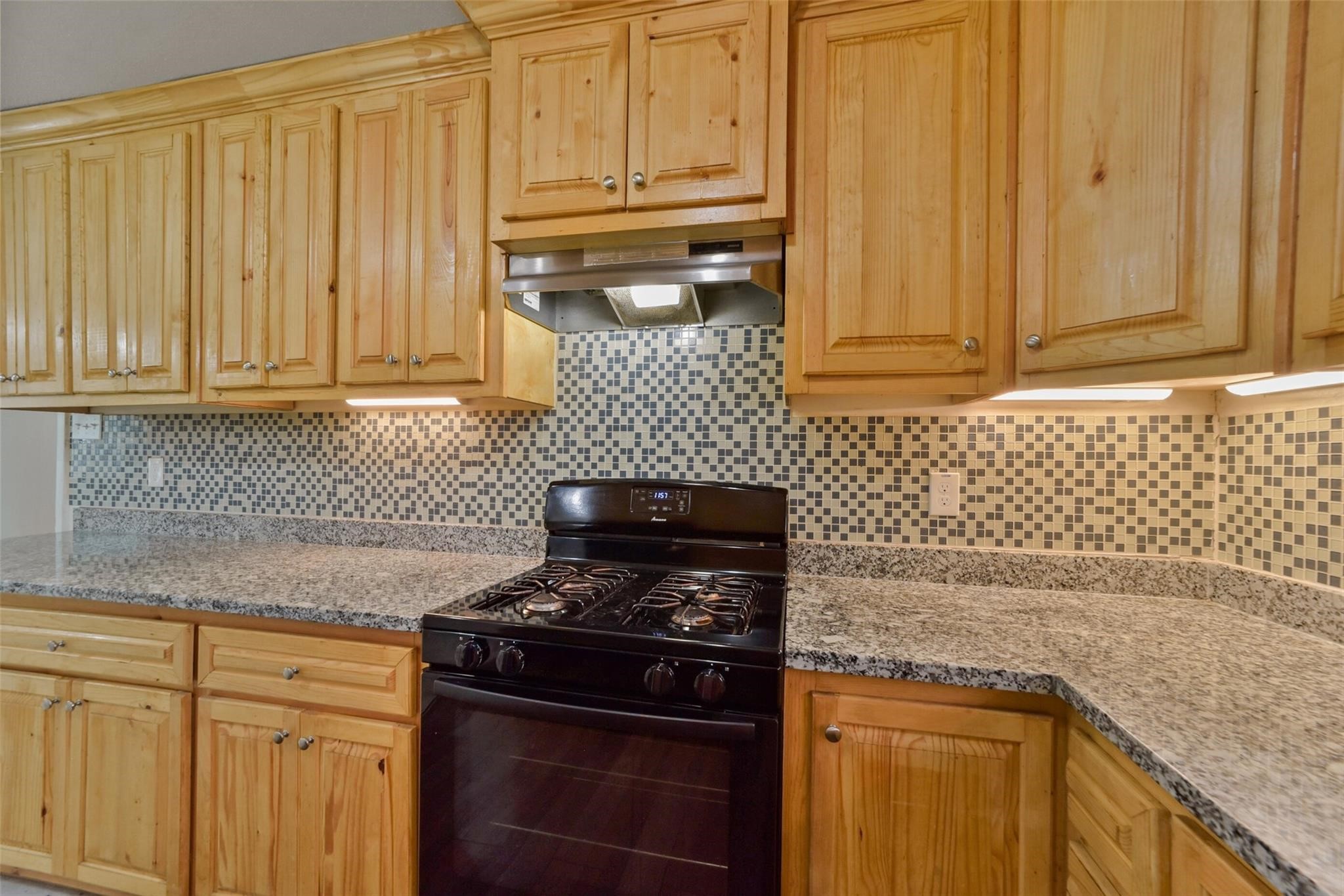 214 Schilling Street Property Photo 9