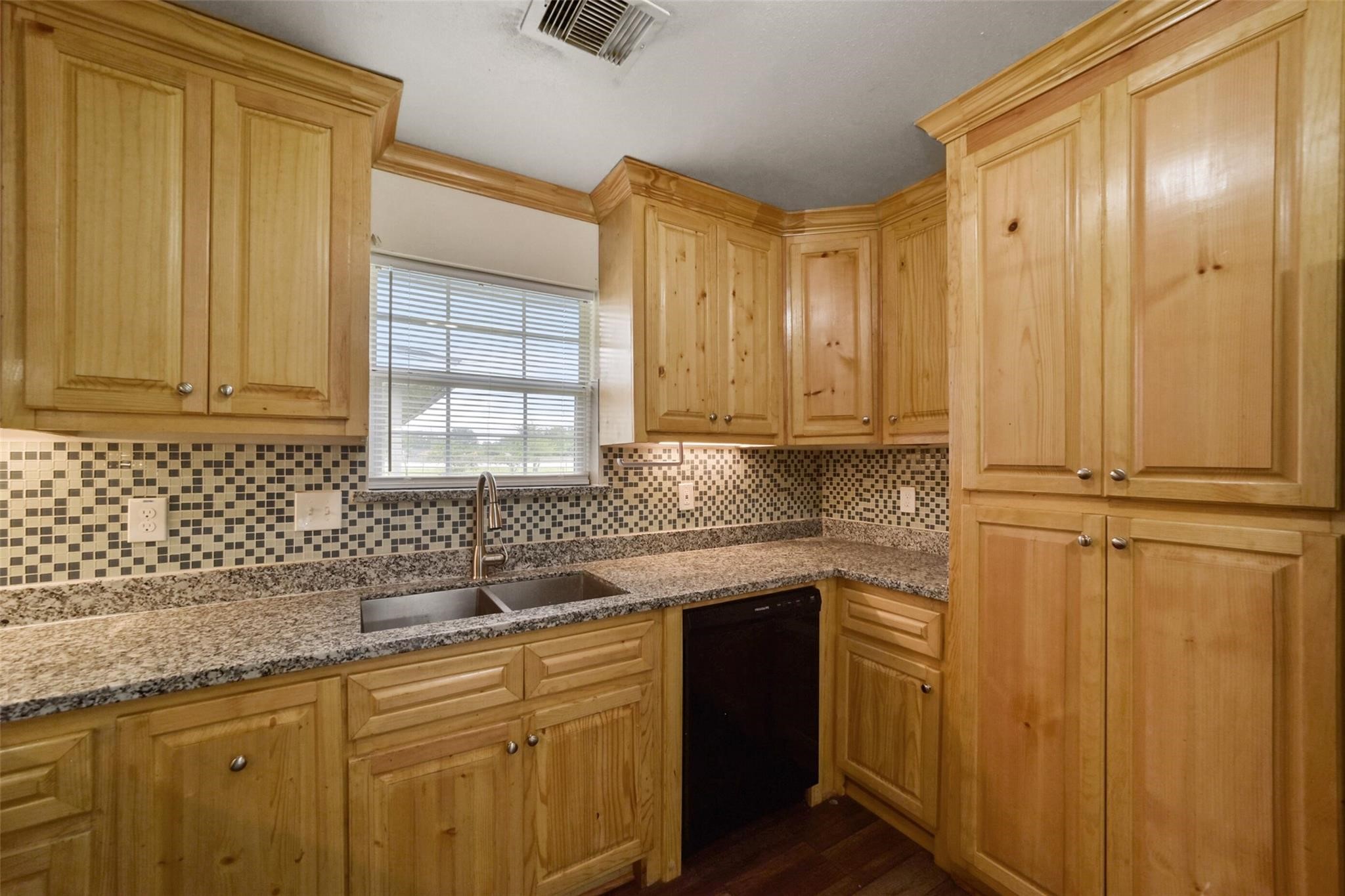 214 Schilling Street Property Photo 10