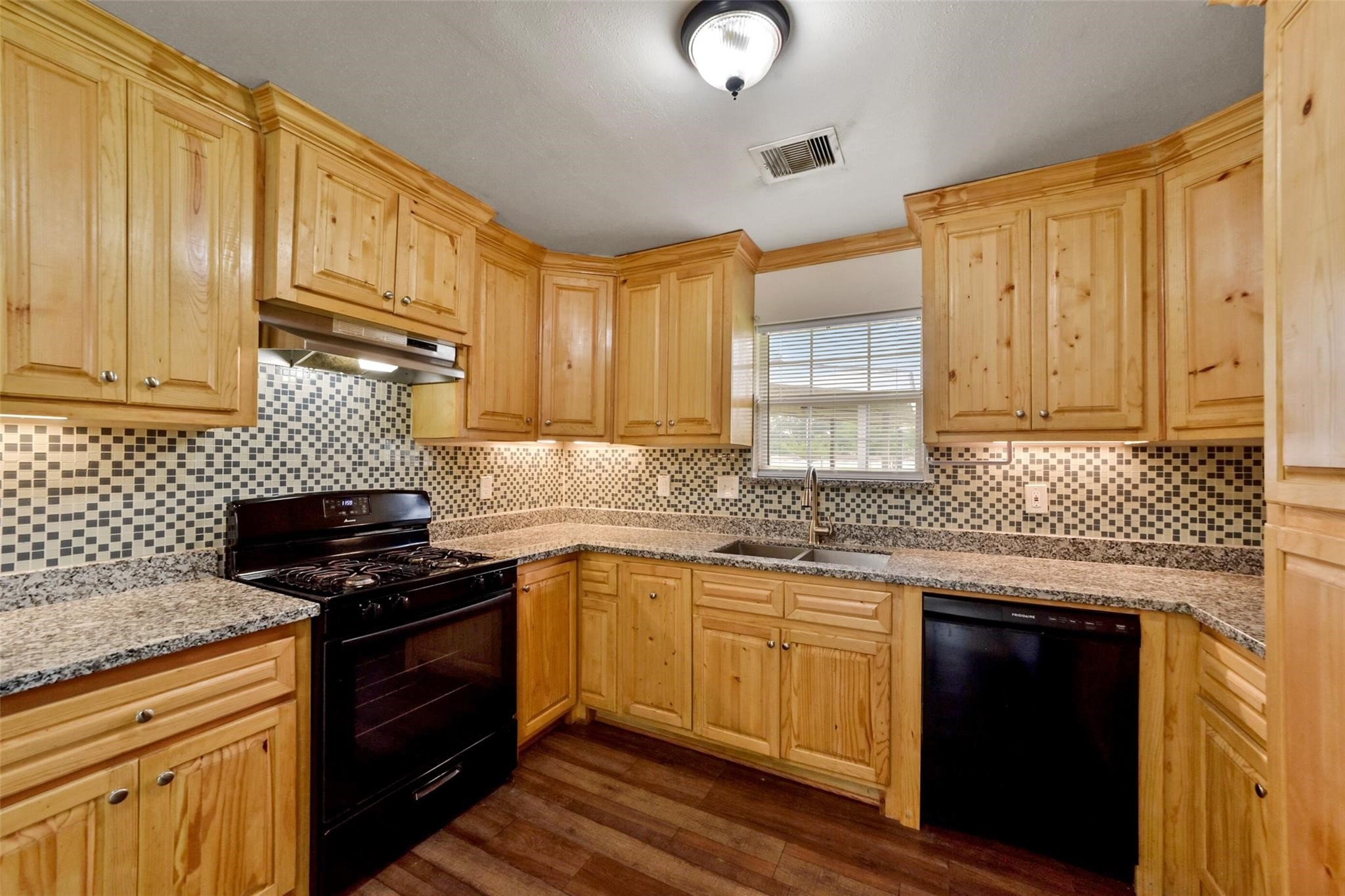 214 Schilling Street Property Photo 11