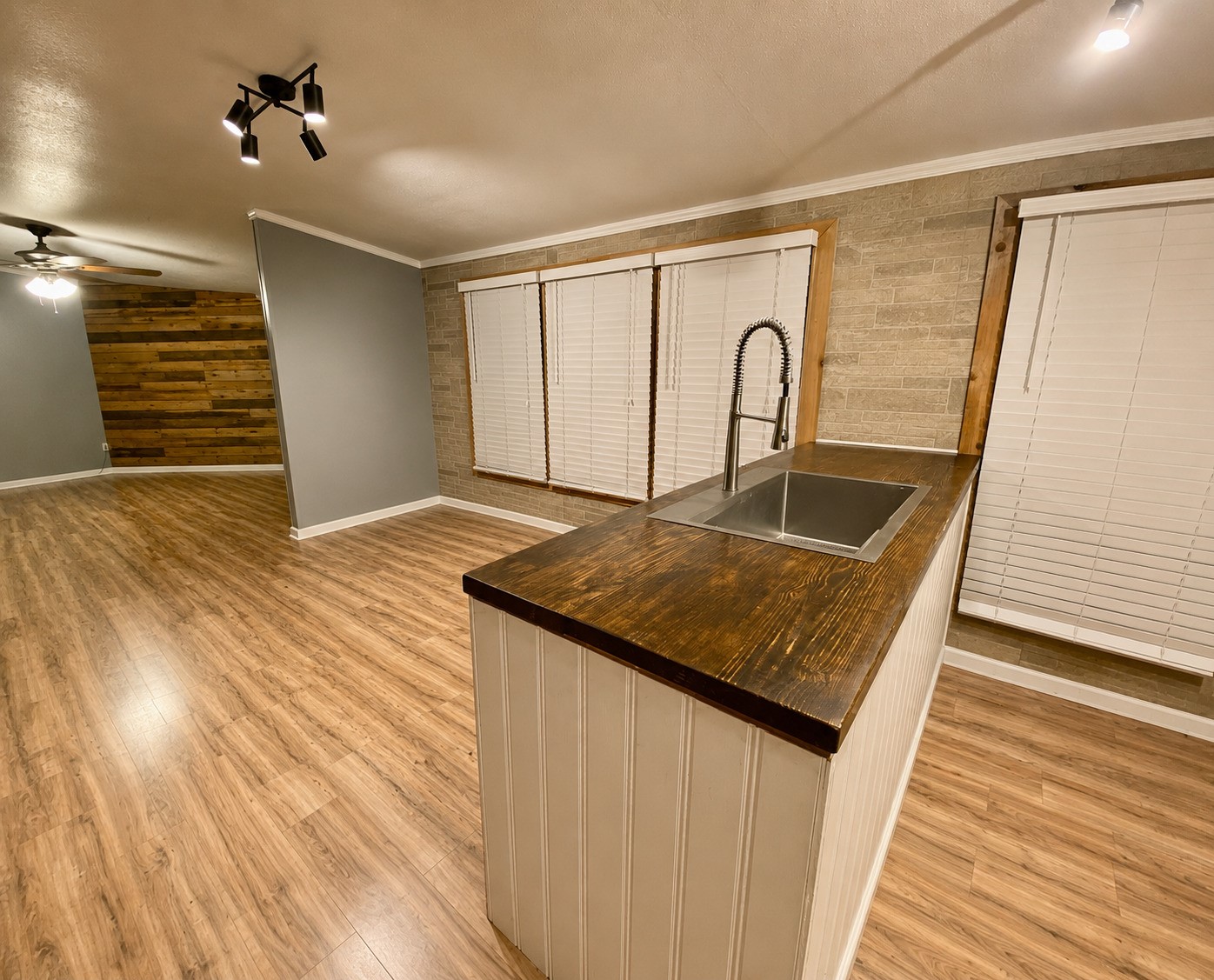 27125 Riley Road Property Photo 7