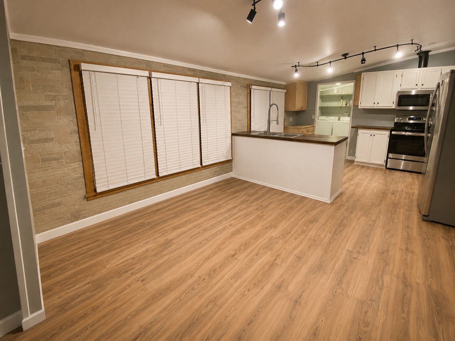 27125 Riley Road Property Photo 9