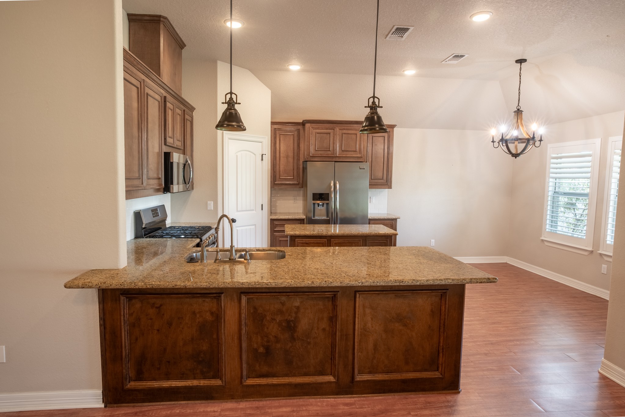 219 Marigold Street Property Photo 5