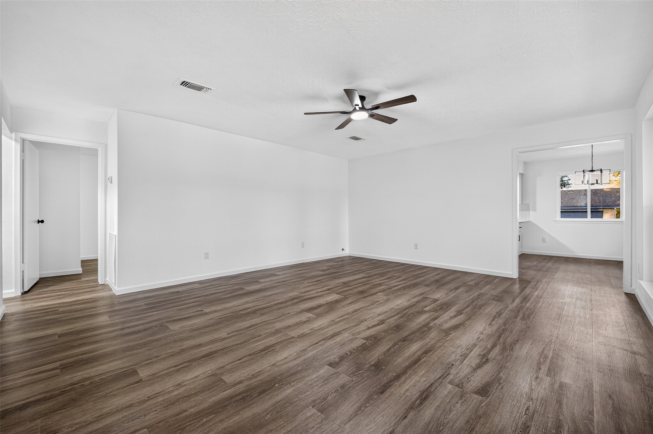 311 Crest Hill Drive Property Photo 3